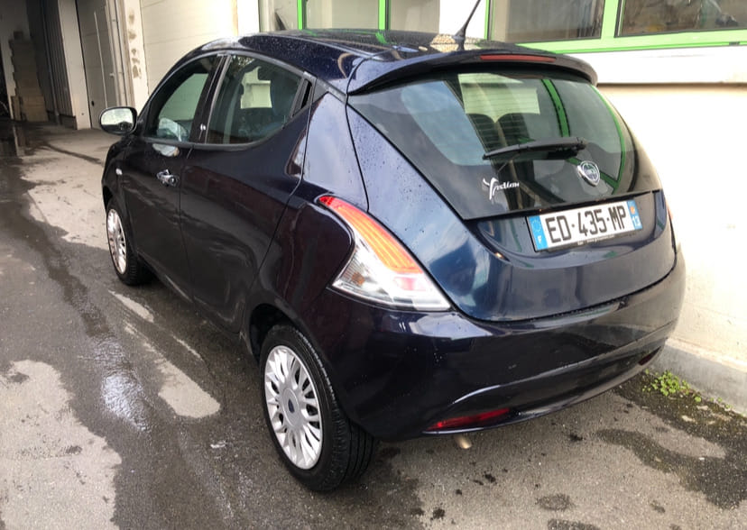 Lancia Ypsilon 1.2 essence avec Audio Bluetooth