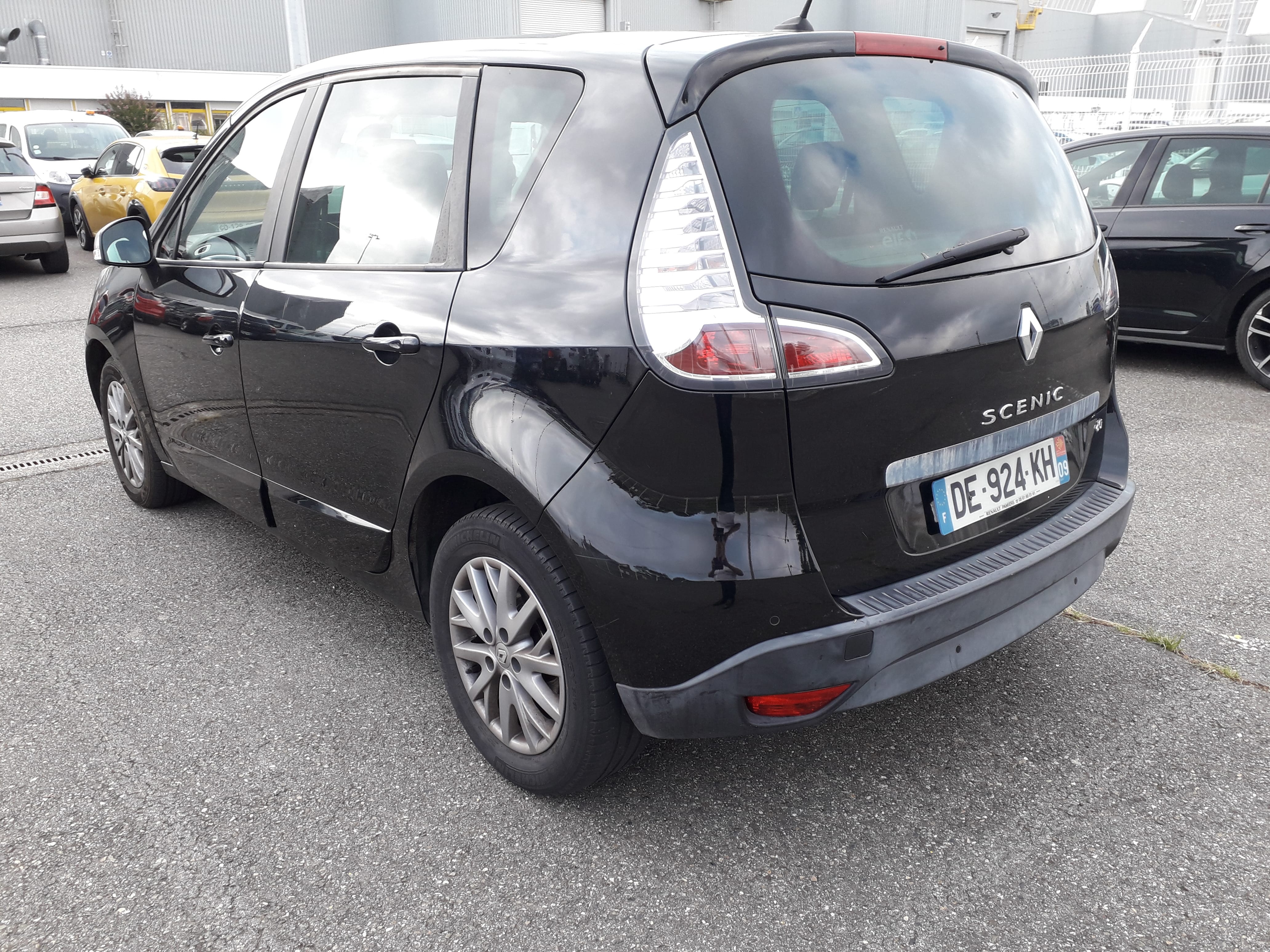 Renault Scenic 1.5 DCI 110 CV dynamique mit Navigationsgerät