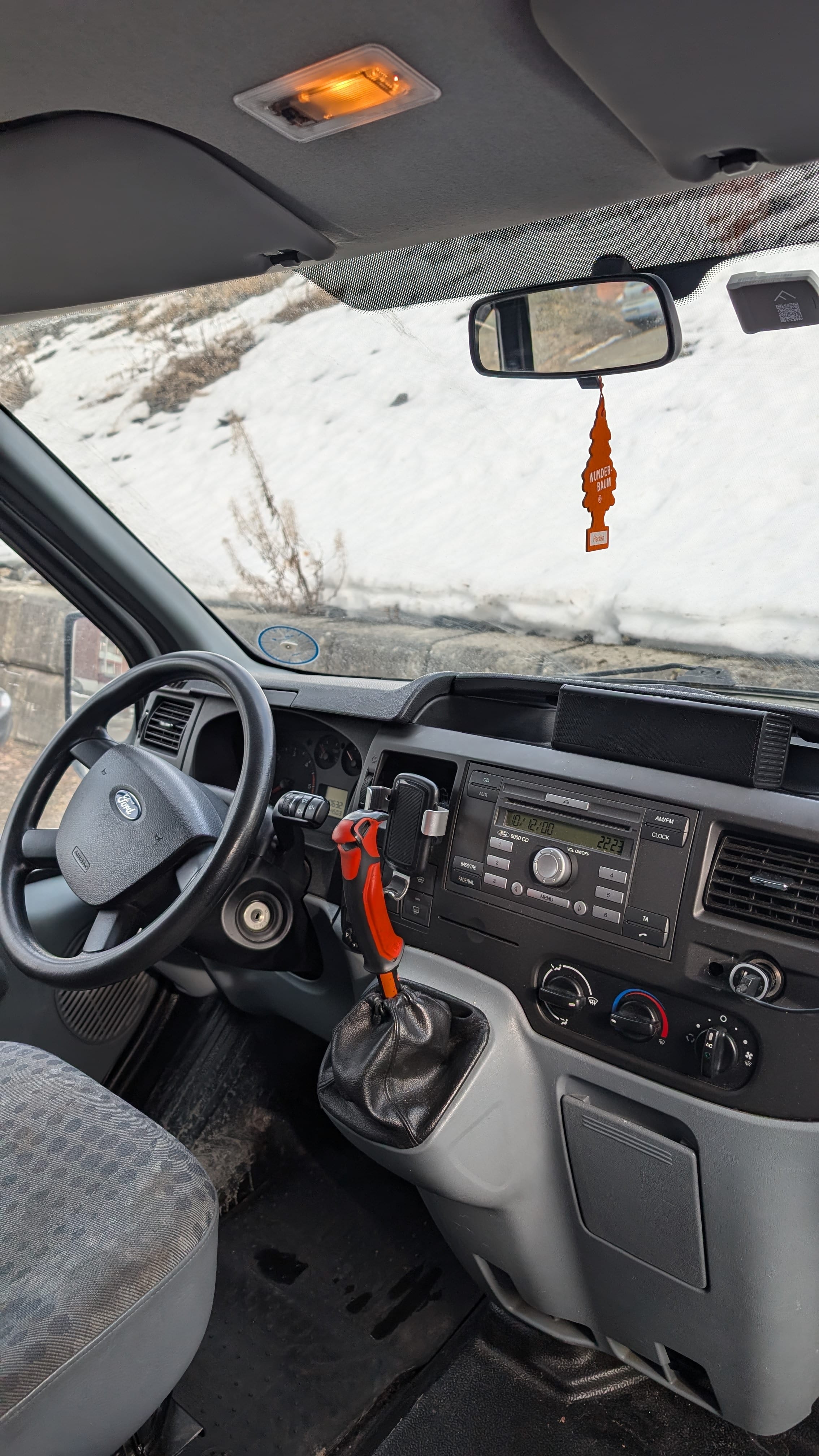 Ford Transit Camper med Bluetooth audio