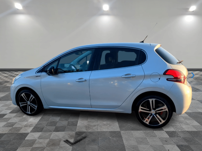 Peugeot 208 GT Line 110 Chevaux avec Climatisation