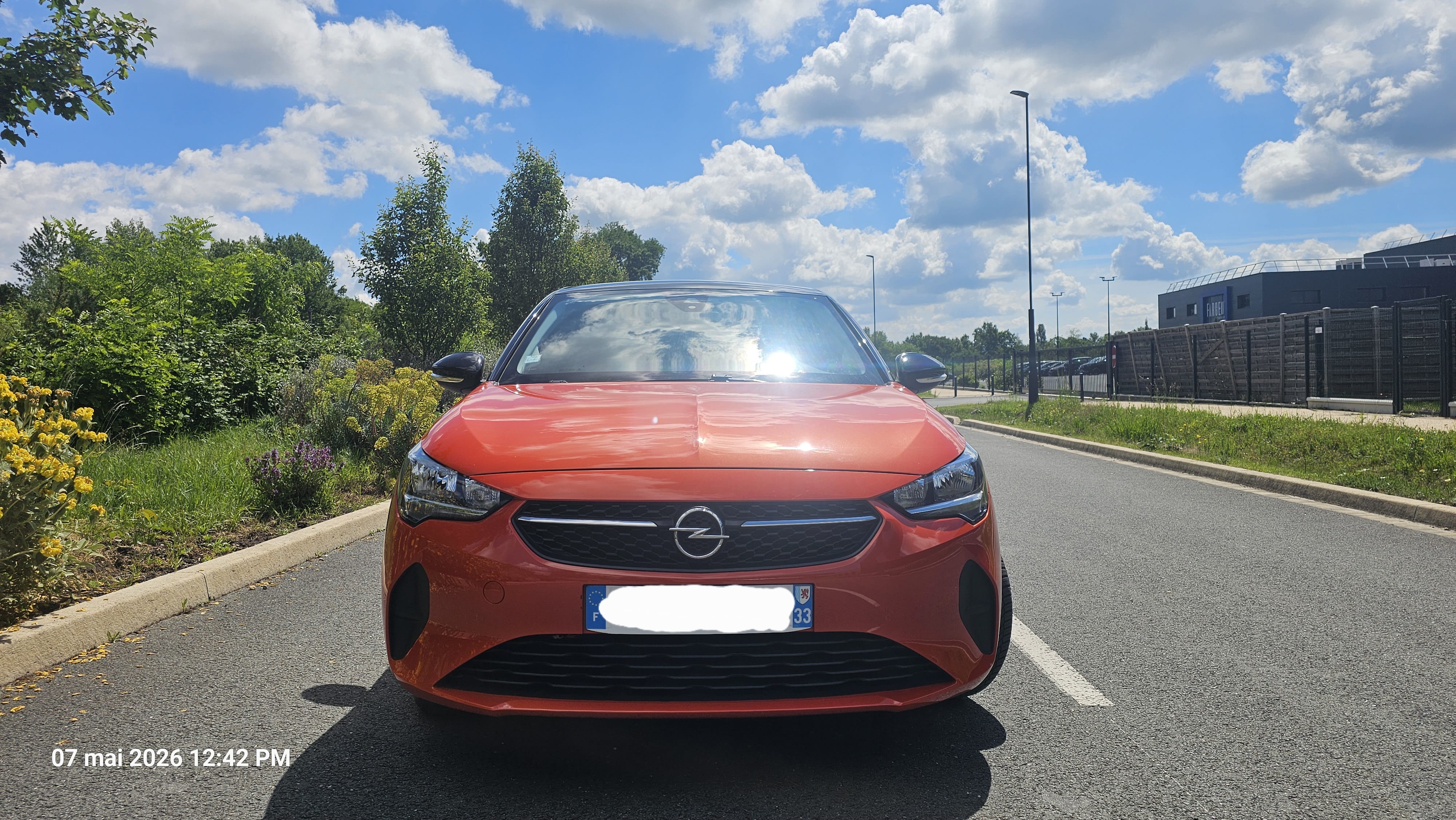 Opel Corsa Opel Corsa 2022 – Autonome 24h/24 | Parking inclus avec Autoradio