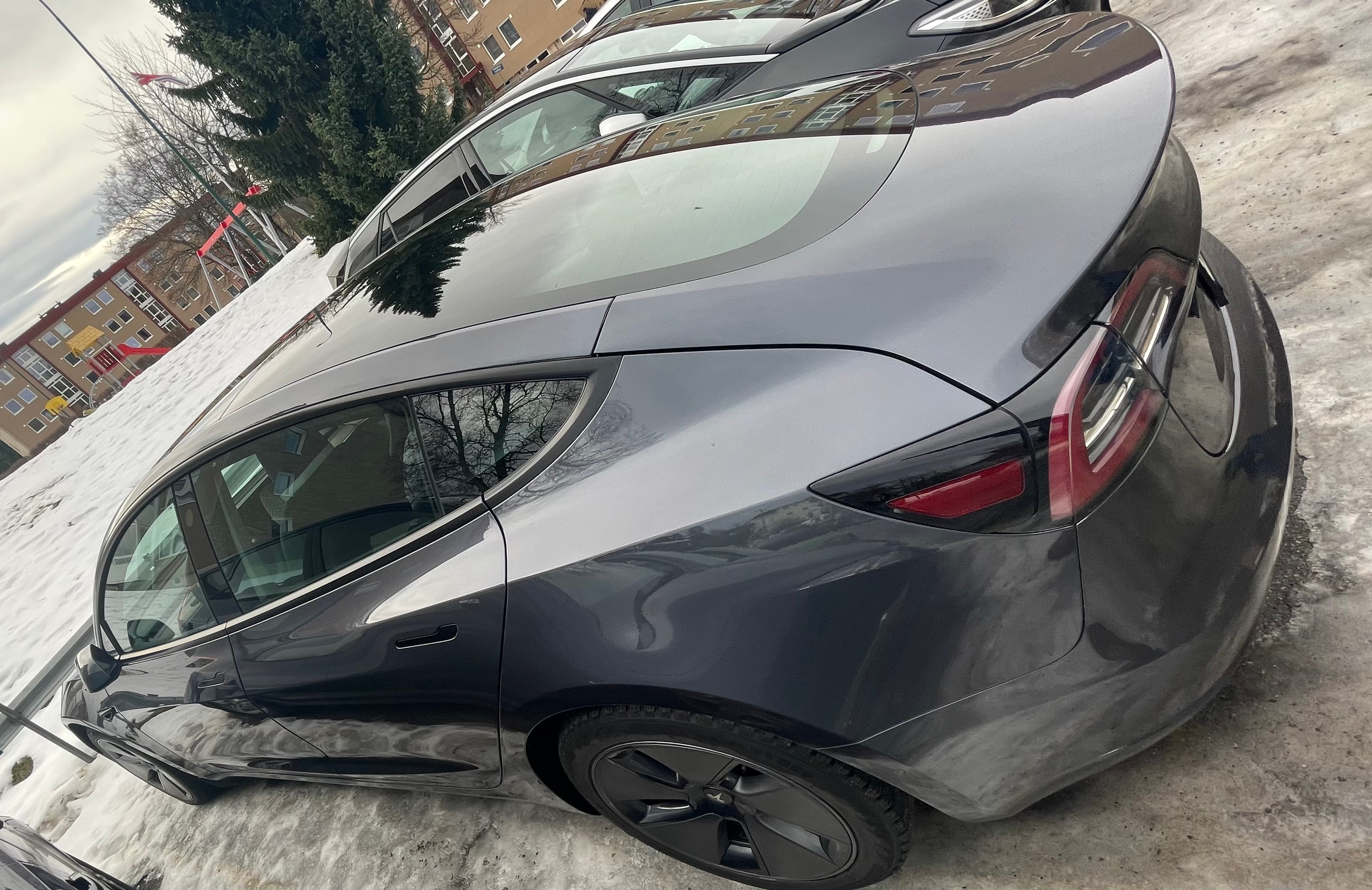 Tesla Model 3 med GPS
