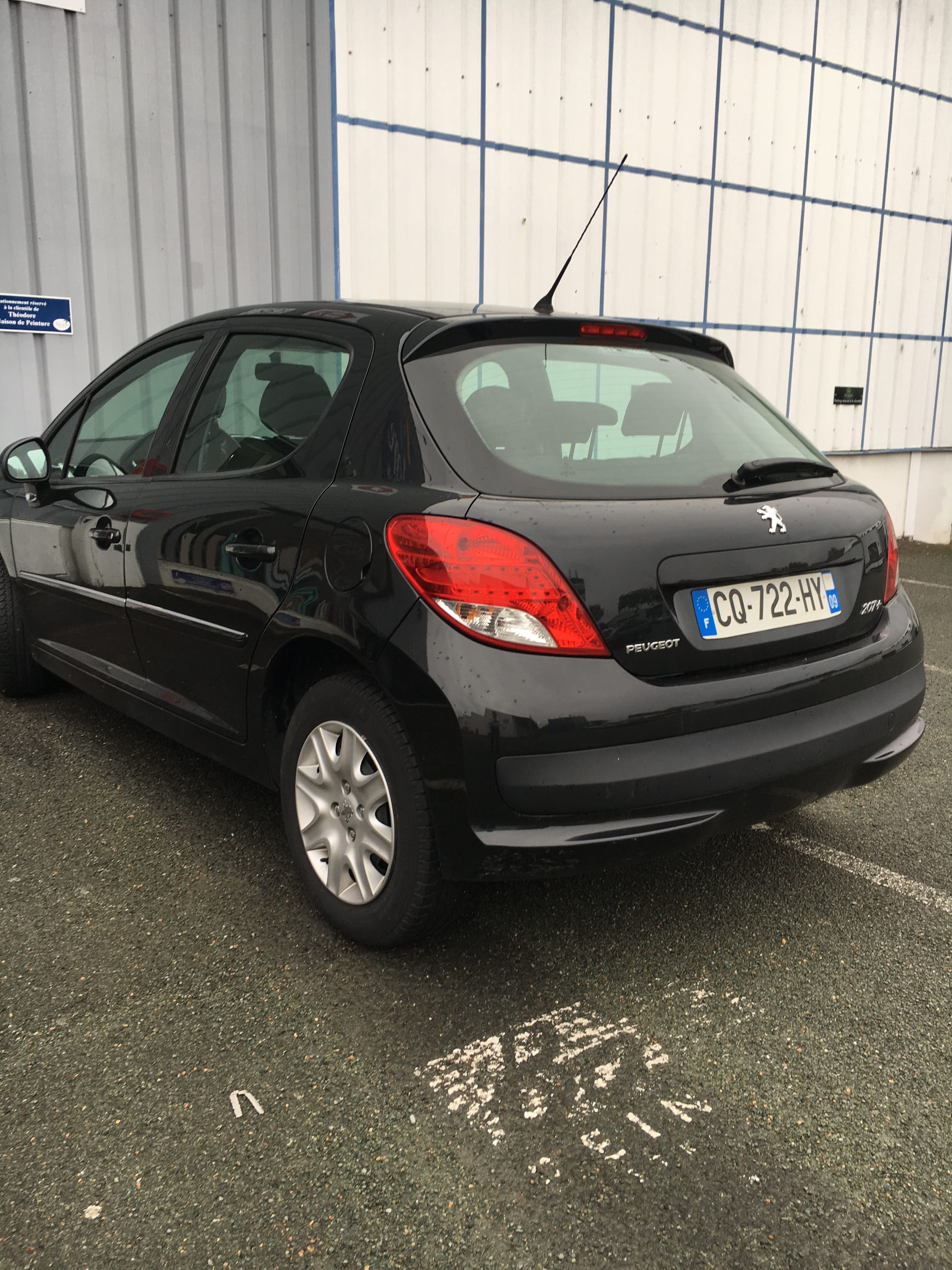 Peugeot 207+ avec Climatisation