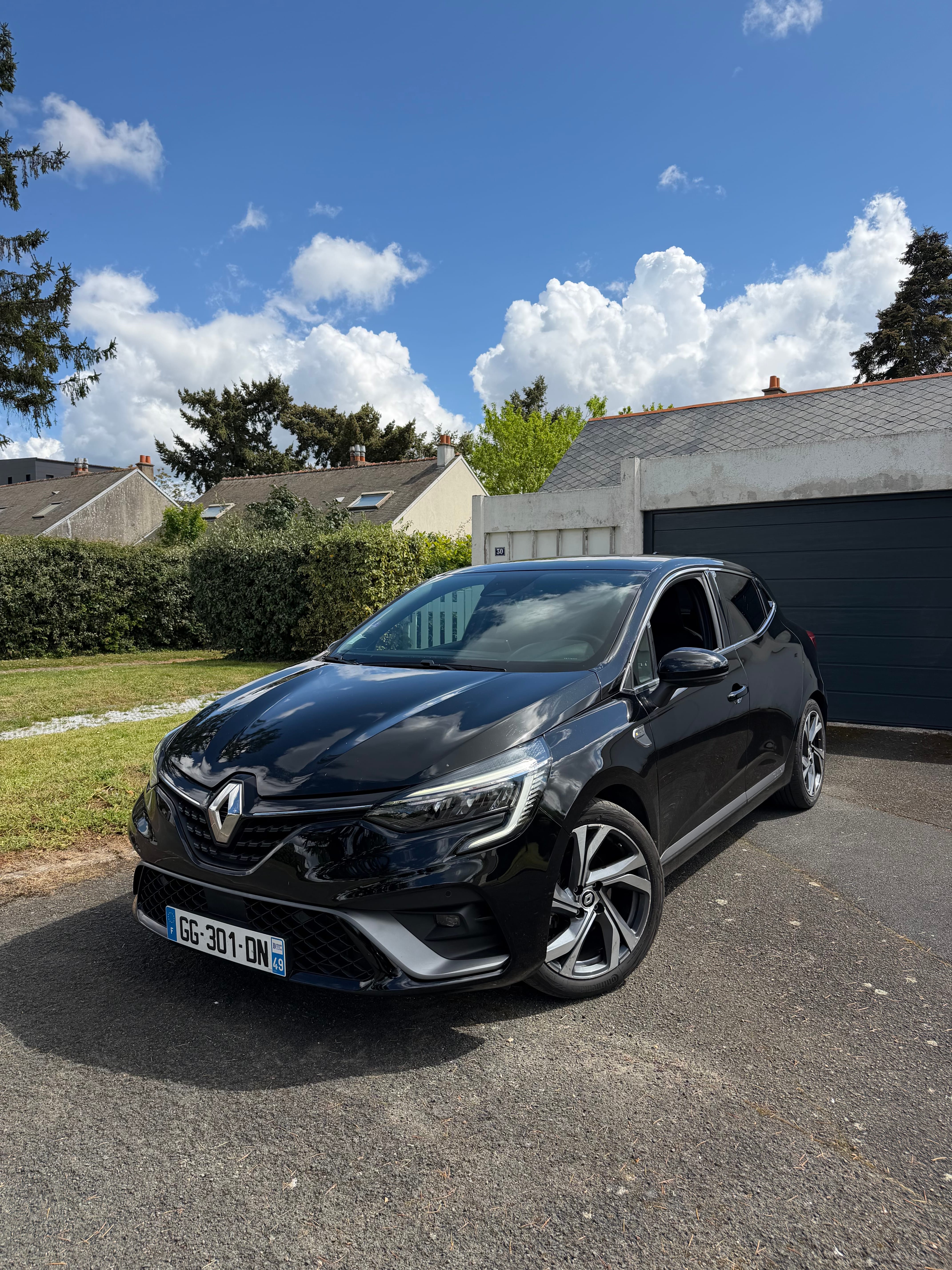 Renault Clio RS Line, 2022, Essence 95 / Électrique (hybride), automatique