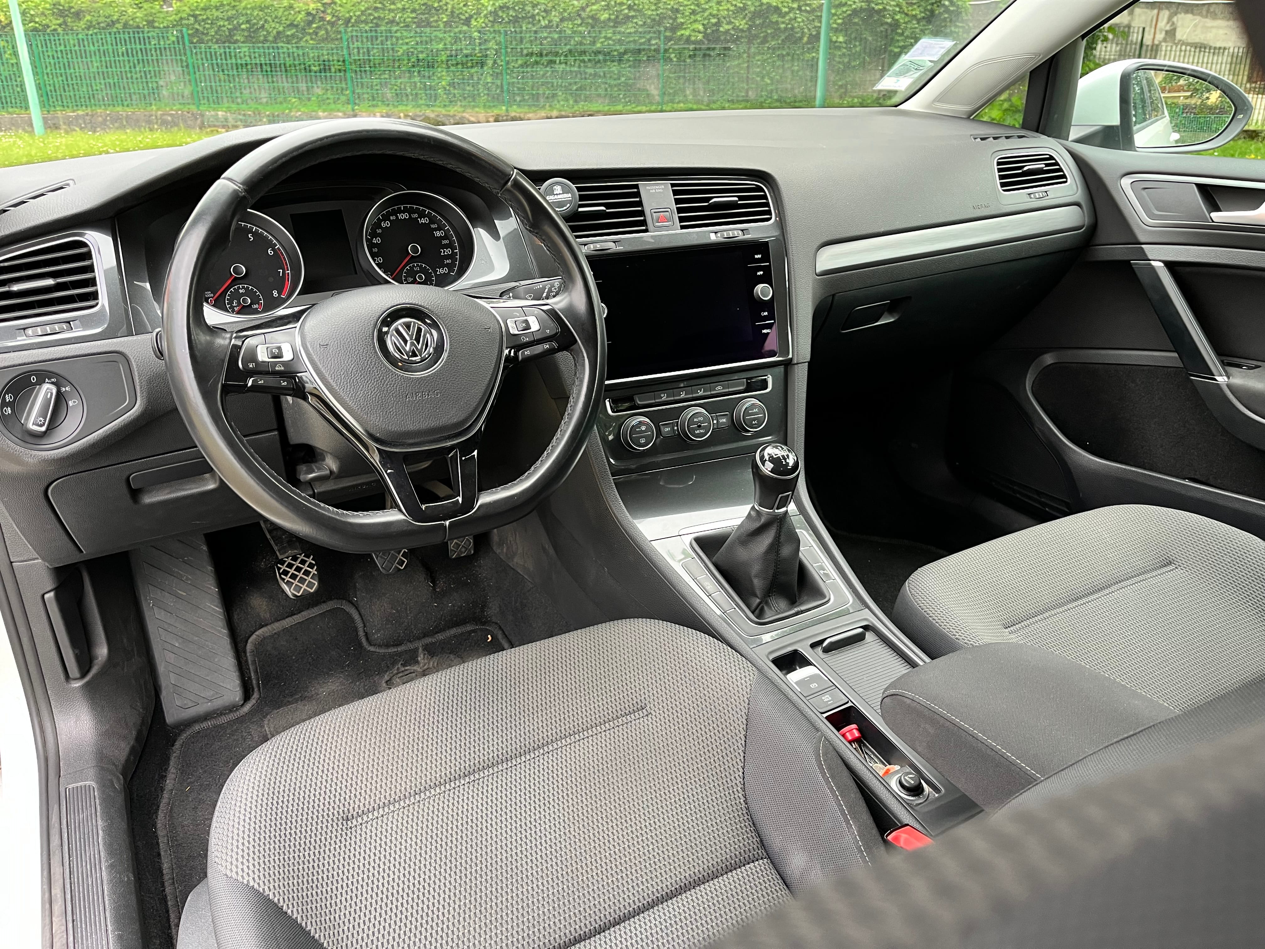 Volkswagen Golf avec Apple CarPlay