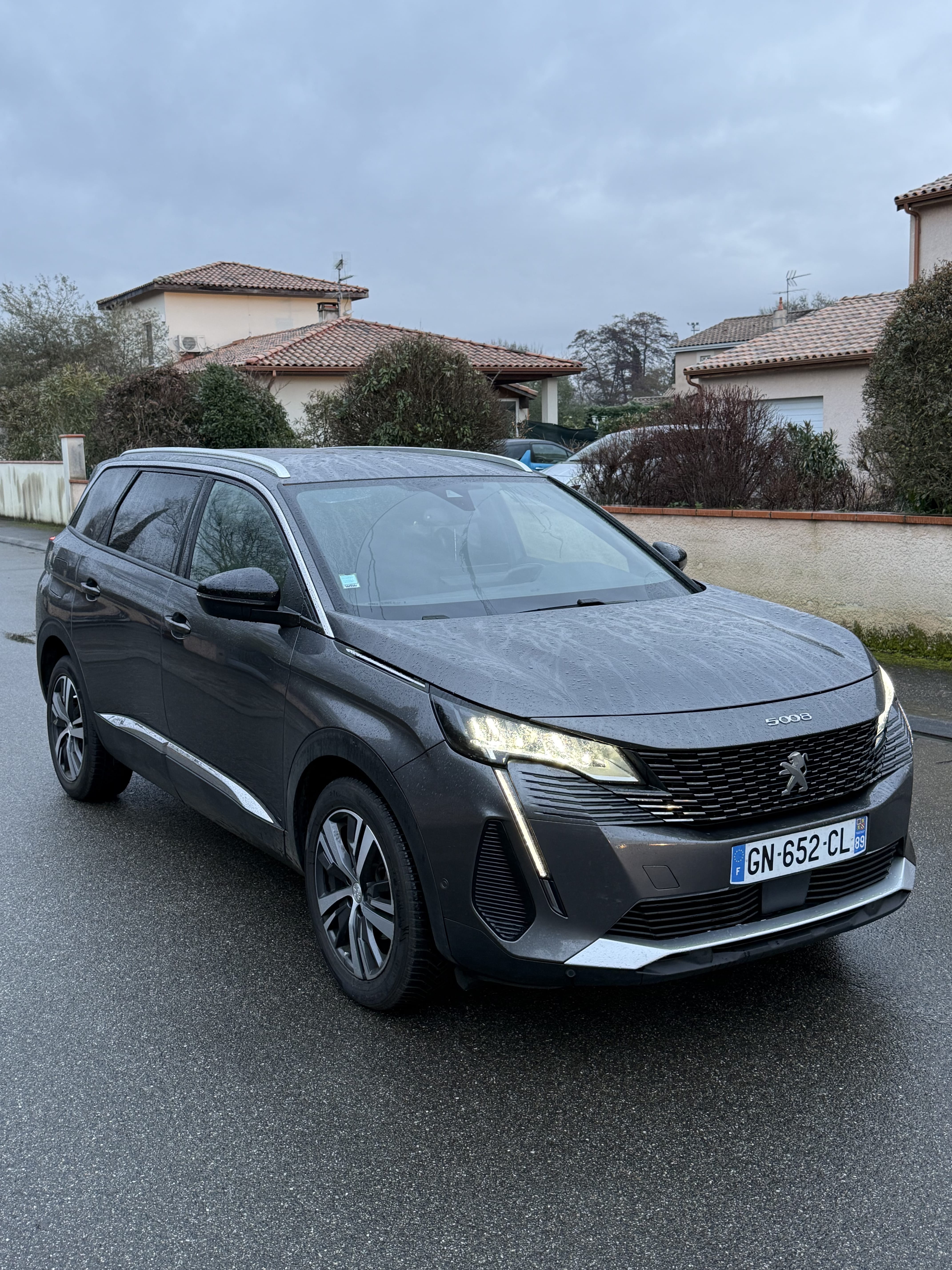 Peugeot 5008, 2023, Diesel, automatic, 7 seats