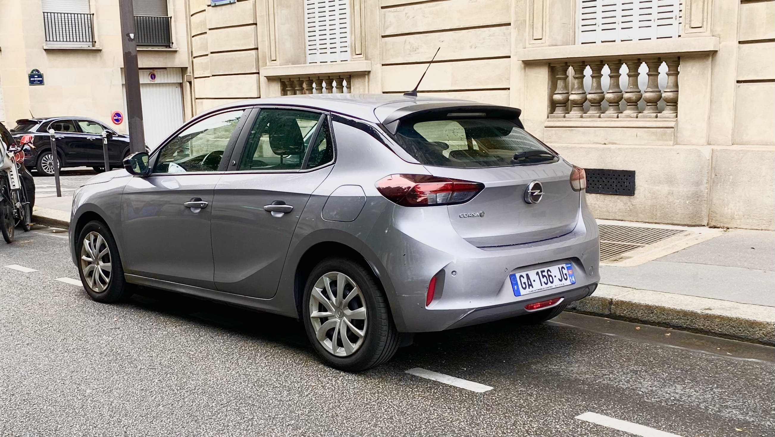 Opel Corsa-E avec GPS