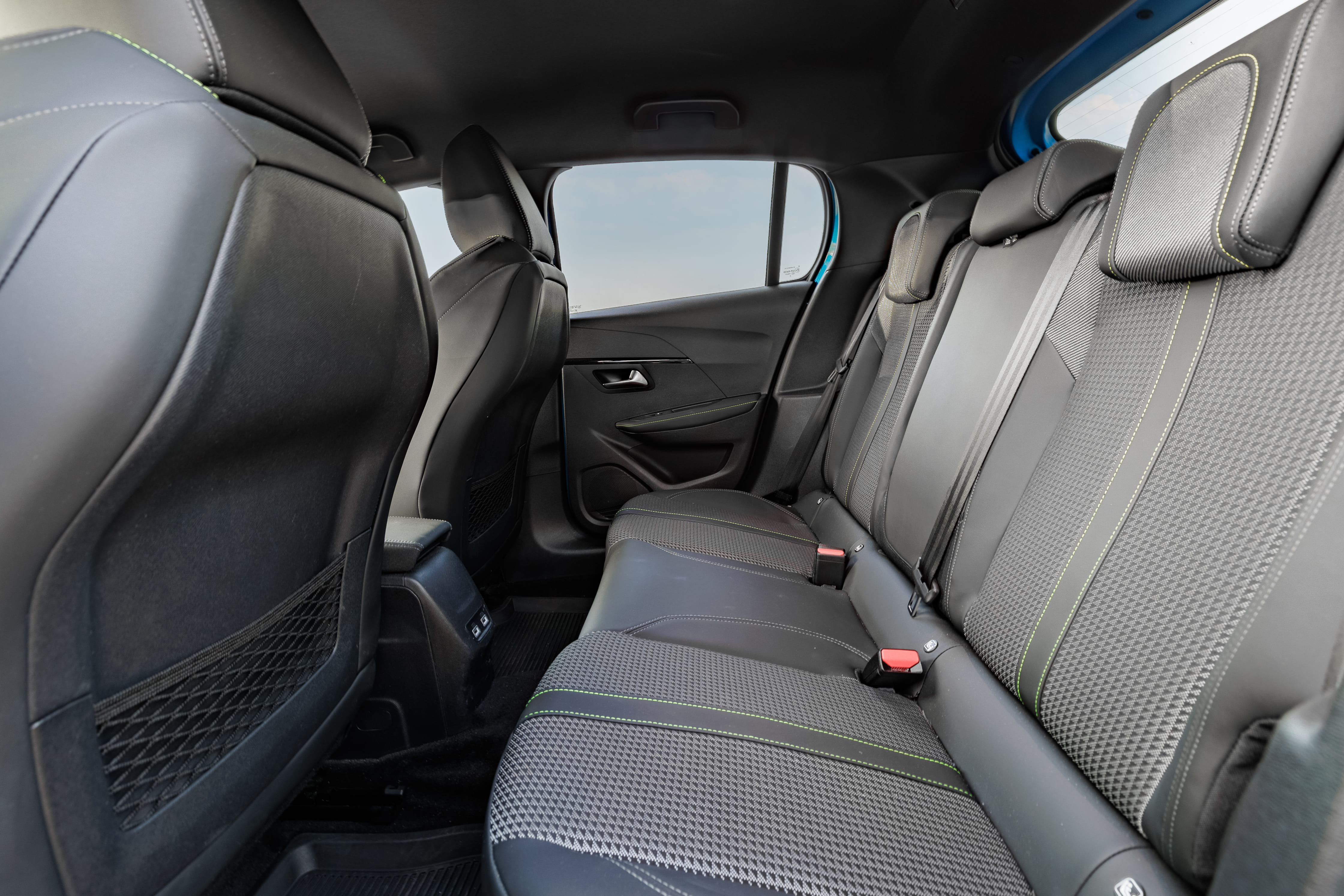 Peugeot e-208 GT med Android Auto
