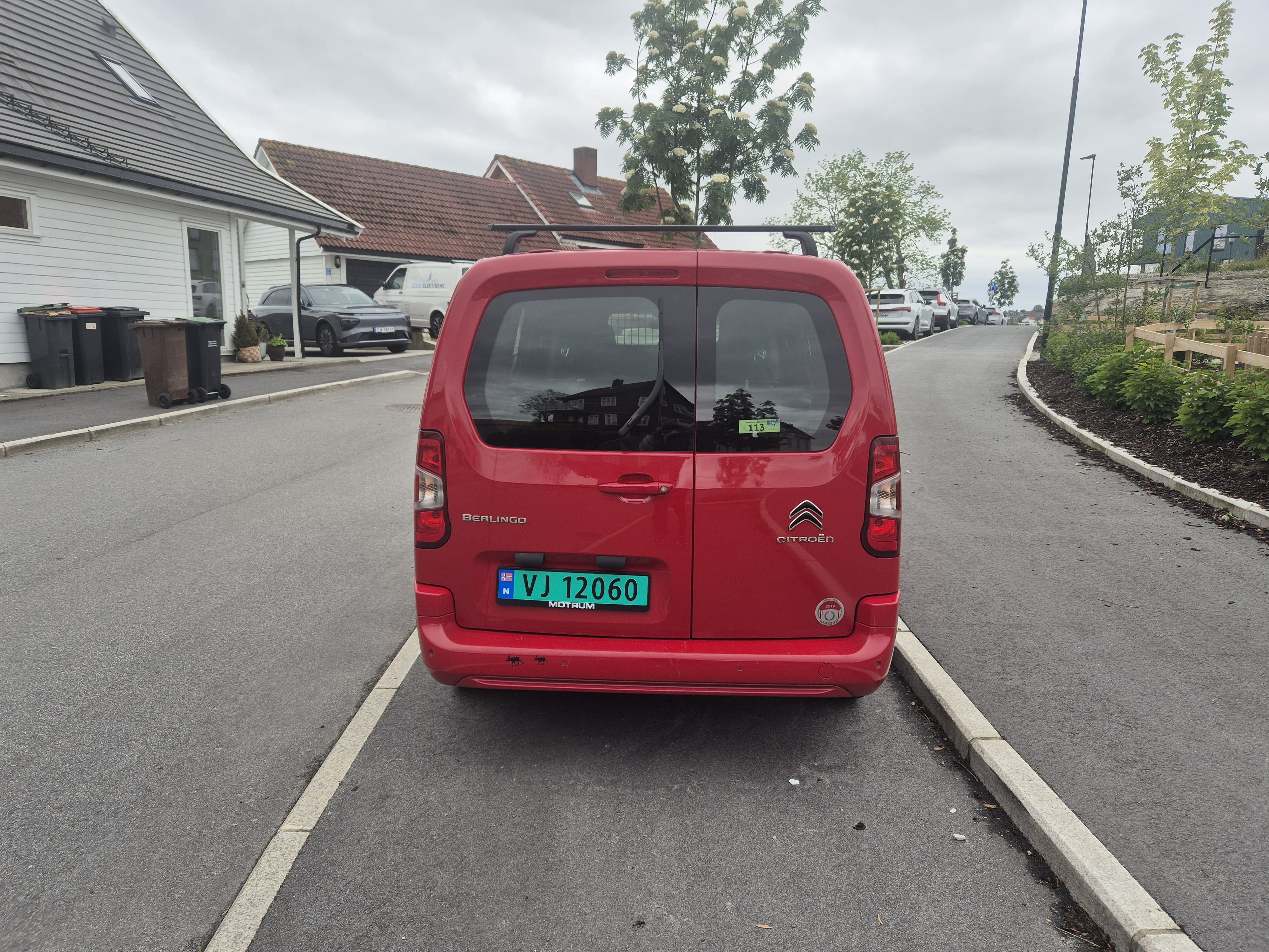 Citroen Berlingo 1.6 HDI  - VAREBIL - DIESEL  -MANUEL med Skistativ