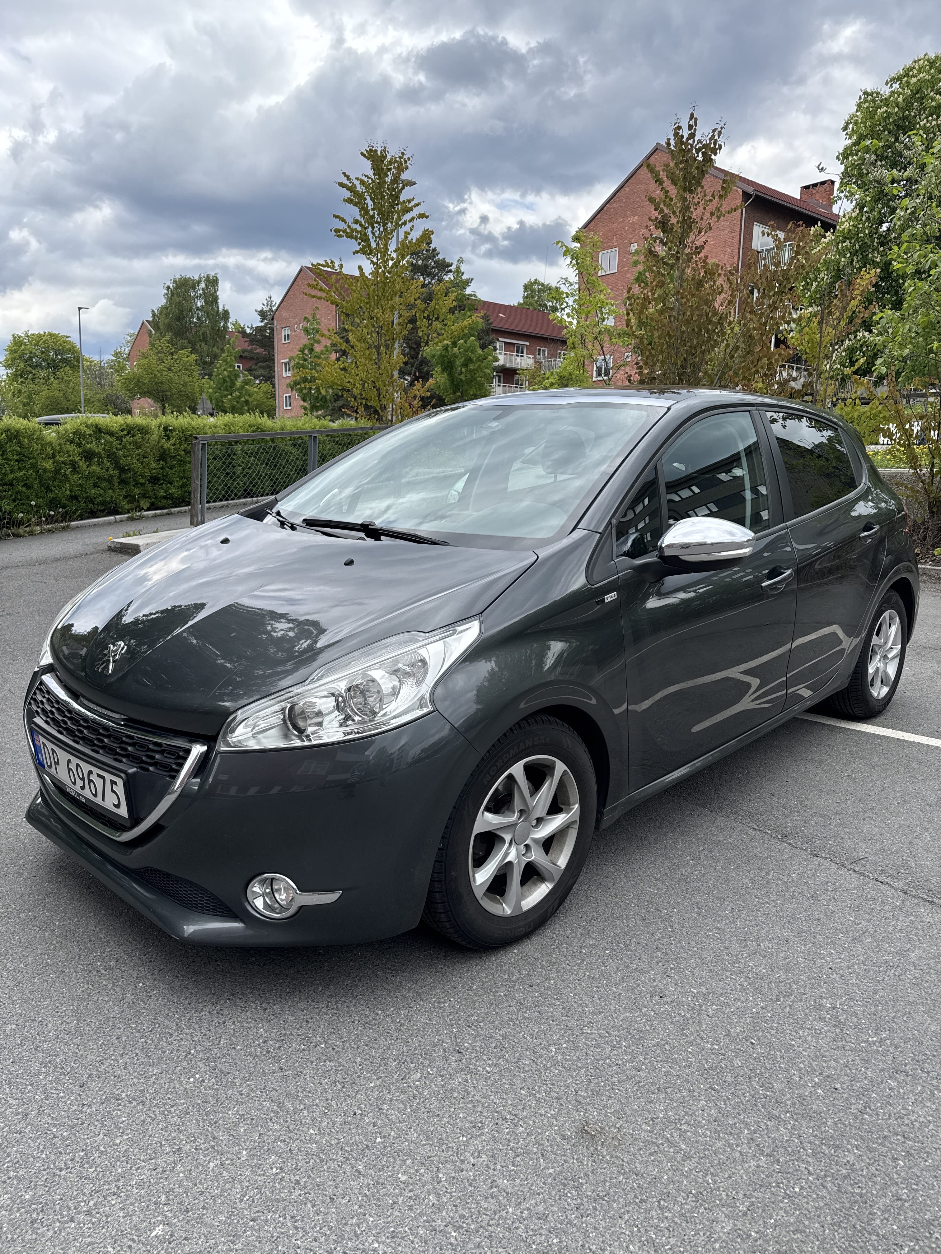 Peugeot 208, 2014, Blyfri 95, automatisk