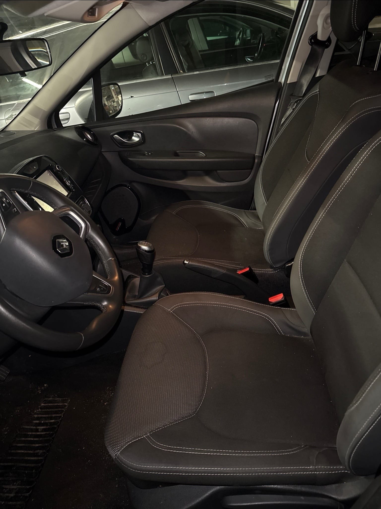 Renault Clio EY665PL avec Audio Bluetooth