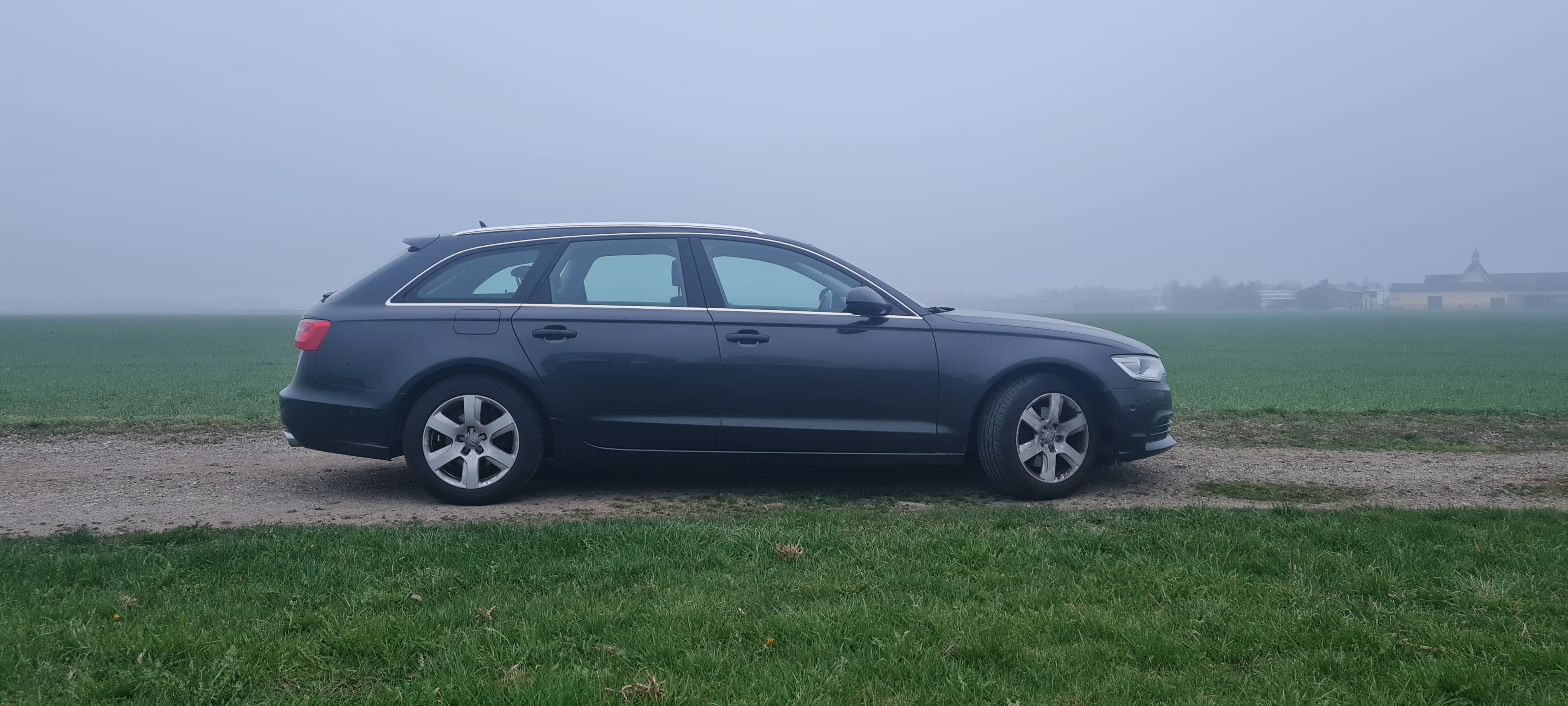 Audi A6 Avant with Air conditioning