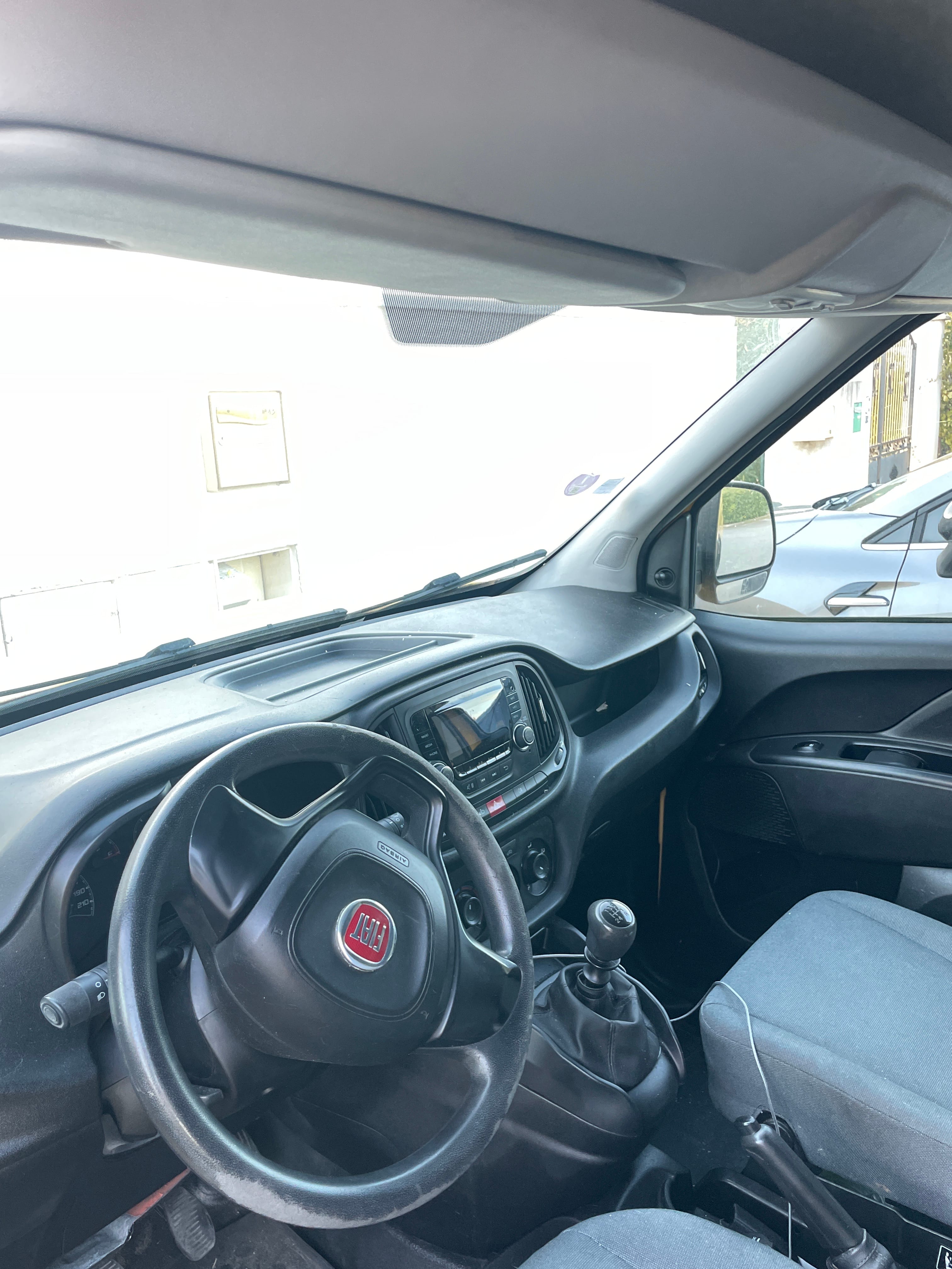 Fiat Doblo Cargo avec Entrée audio / iPod