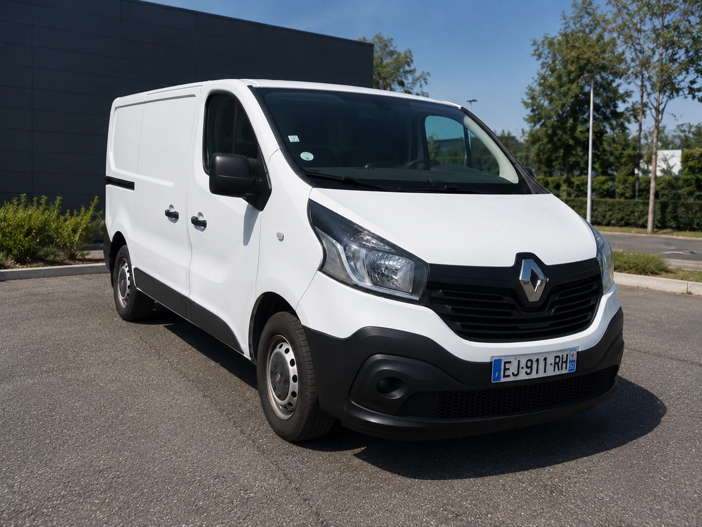 Renault Trafic Parking Gratuit à Clichy – Diable, Sangles & Climatisation, 2017, Diesel