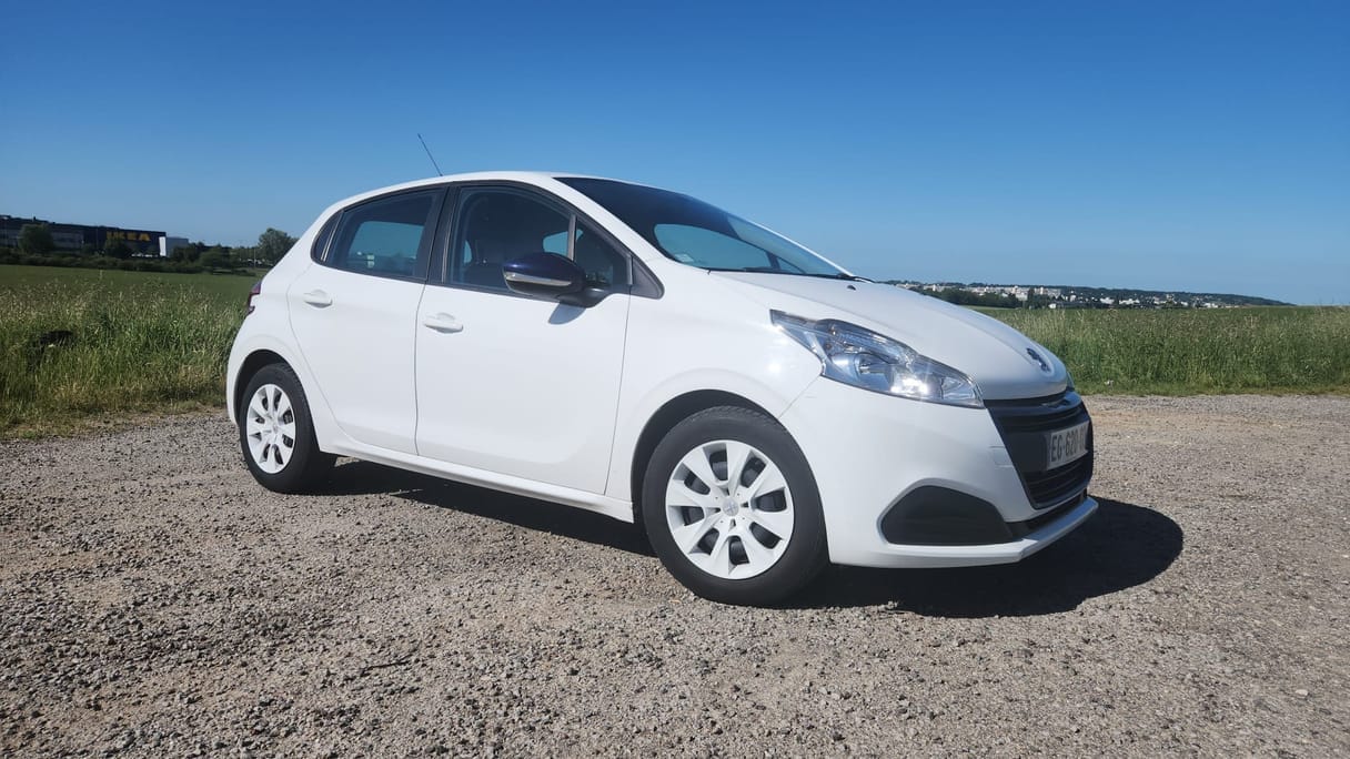 Peugeot 208 avec Entrée audio / iPod