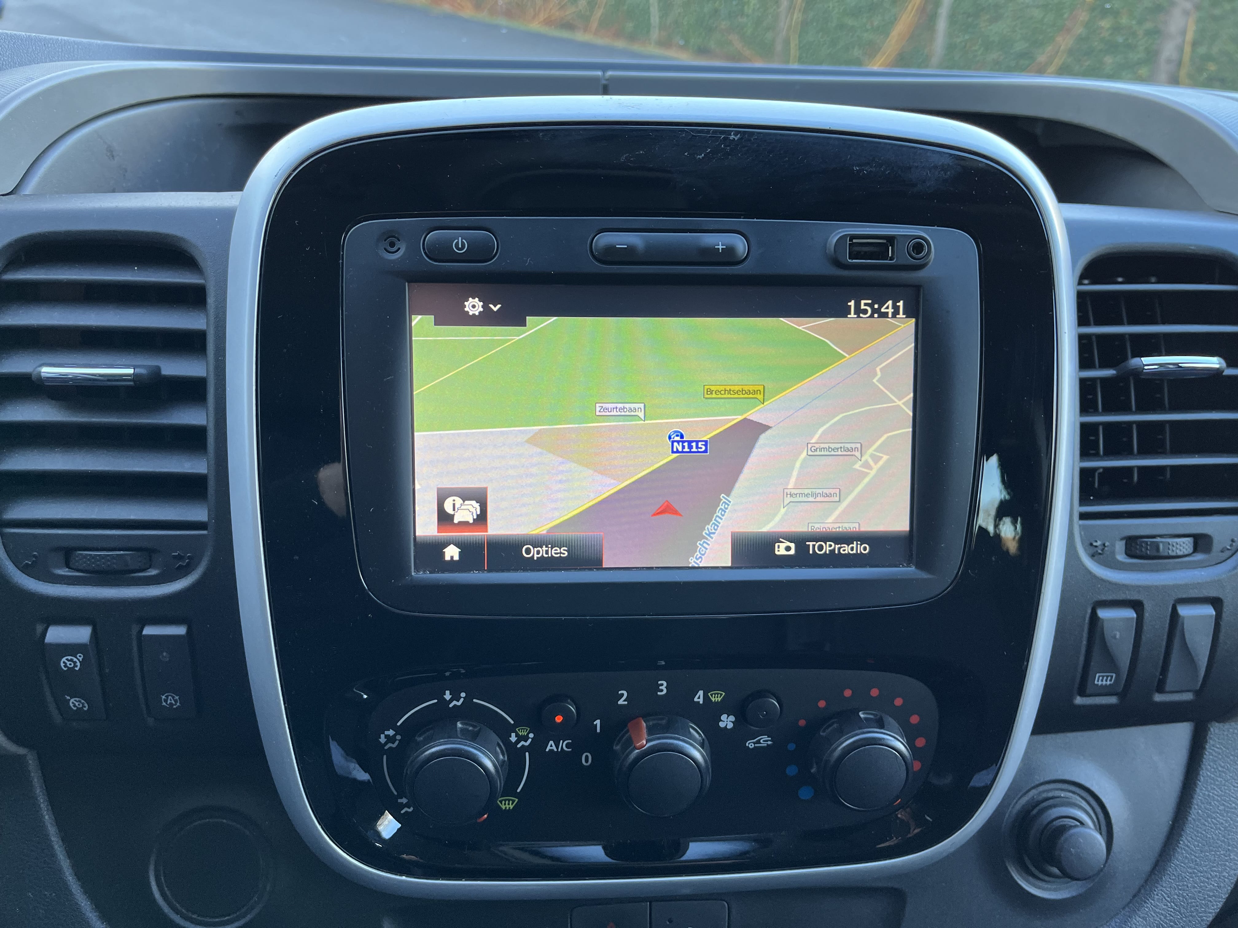 Renault Trafic Dubbele Cabine 6 plaatsen - airco - gps - bluetooth - cruise control avec Attelage
