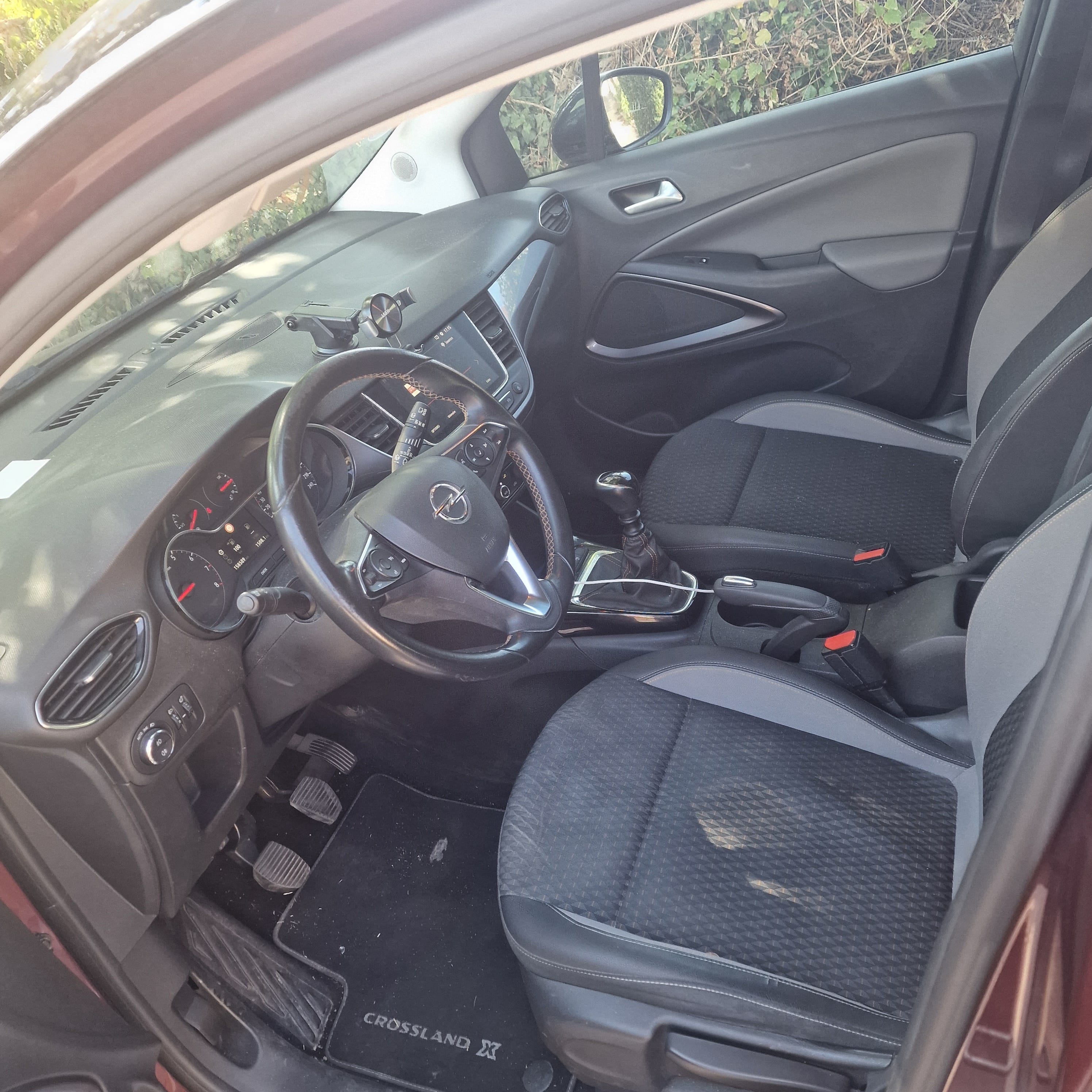 Opel Crossland 1.2 essence avec GPS