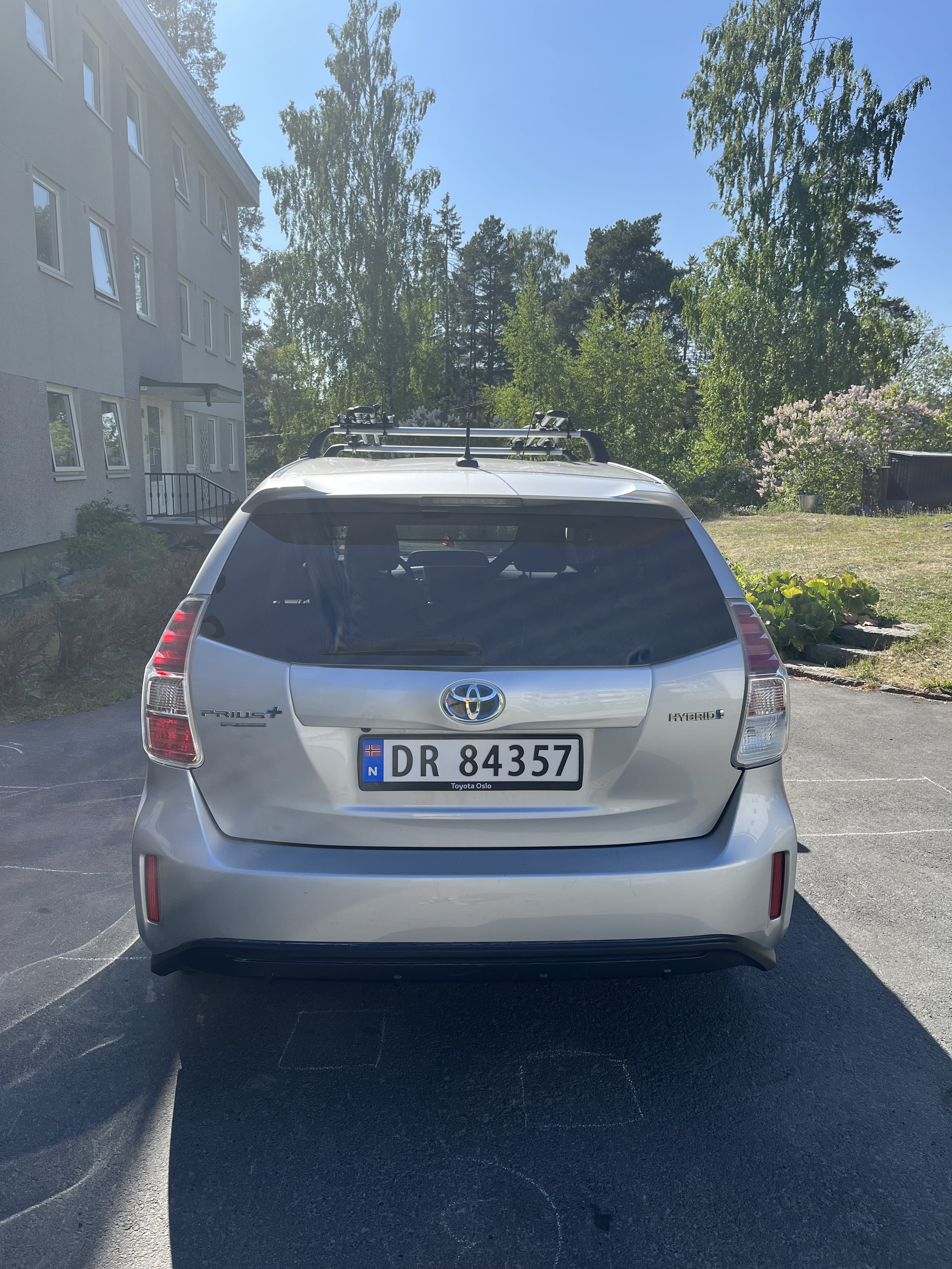 Toyota Prius + med GPS