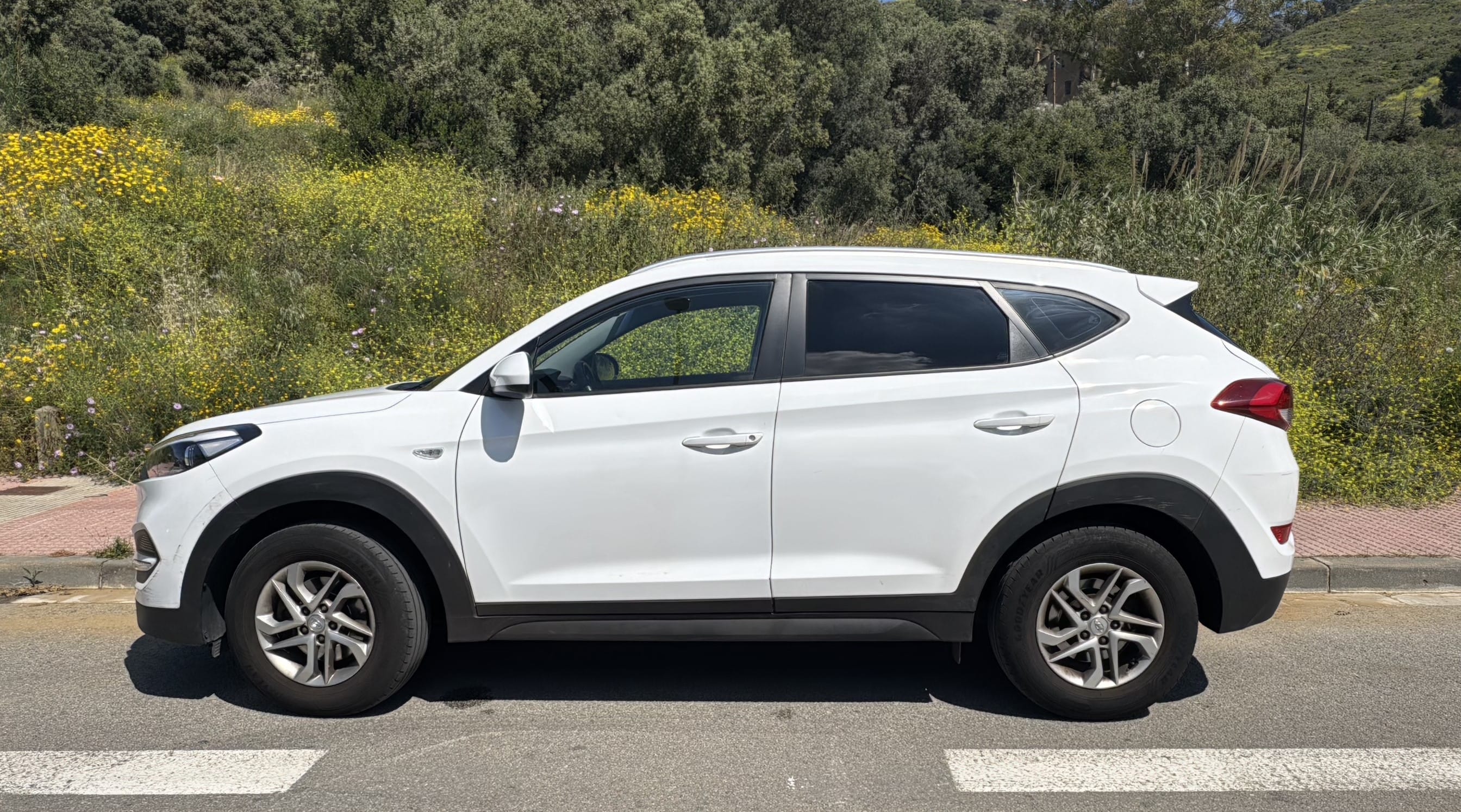 Hyundai Tucson 5P GDI 1.6  131CV  BD 4x2 ESSENCE con Aire acondicionado