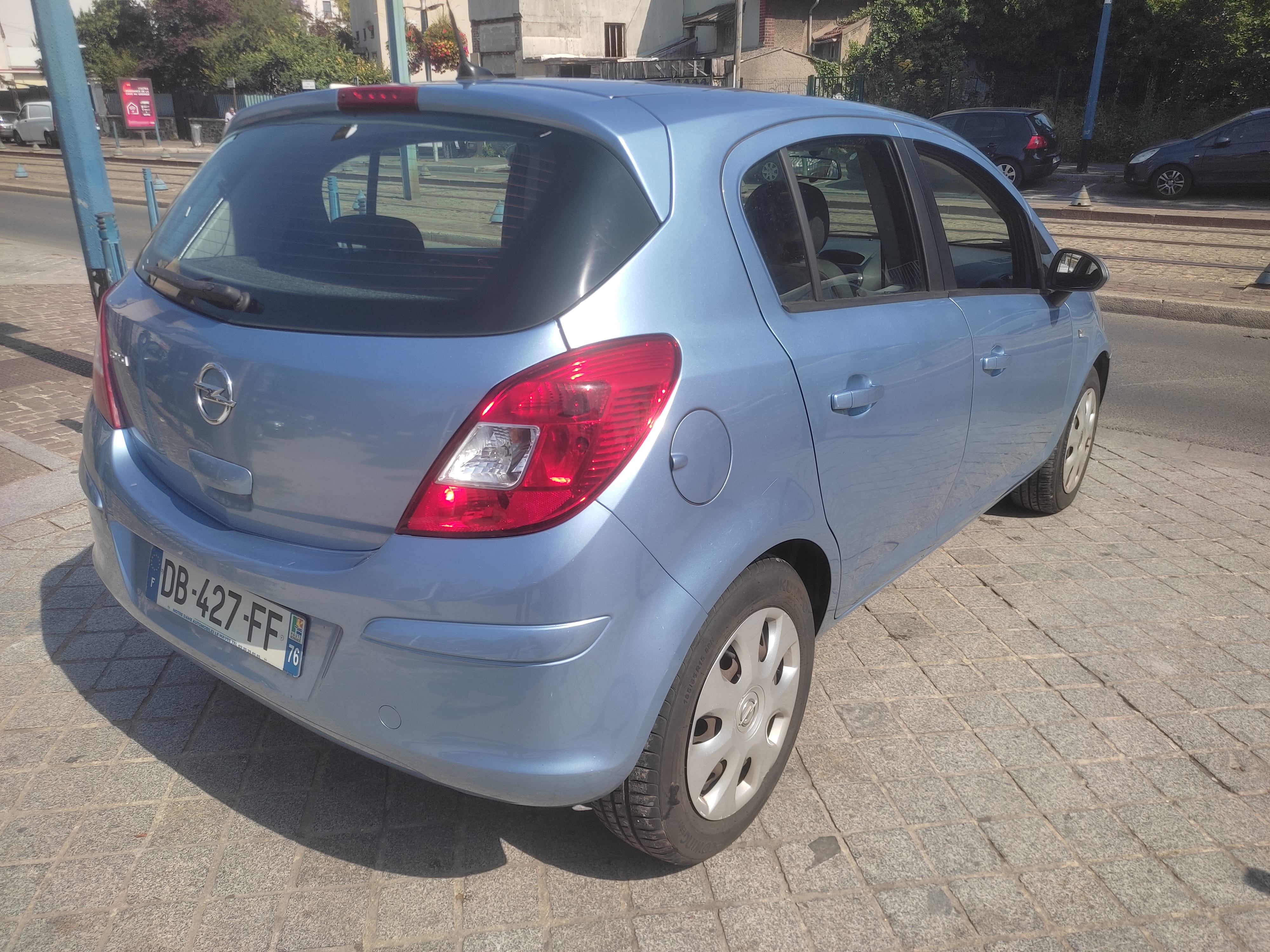 Opel Corsa avec GPS