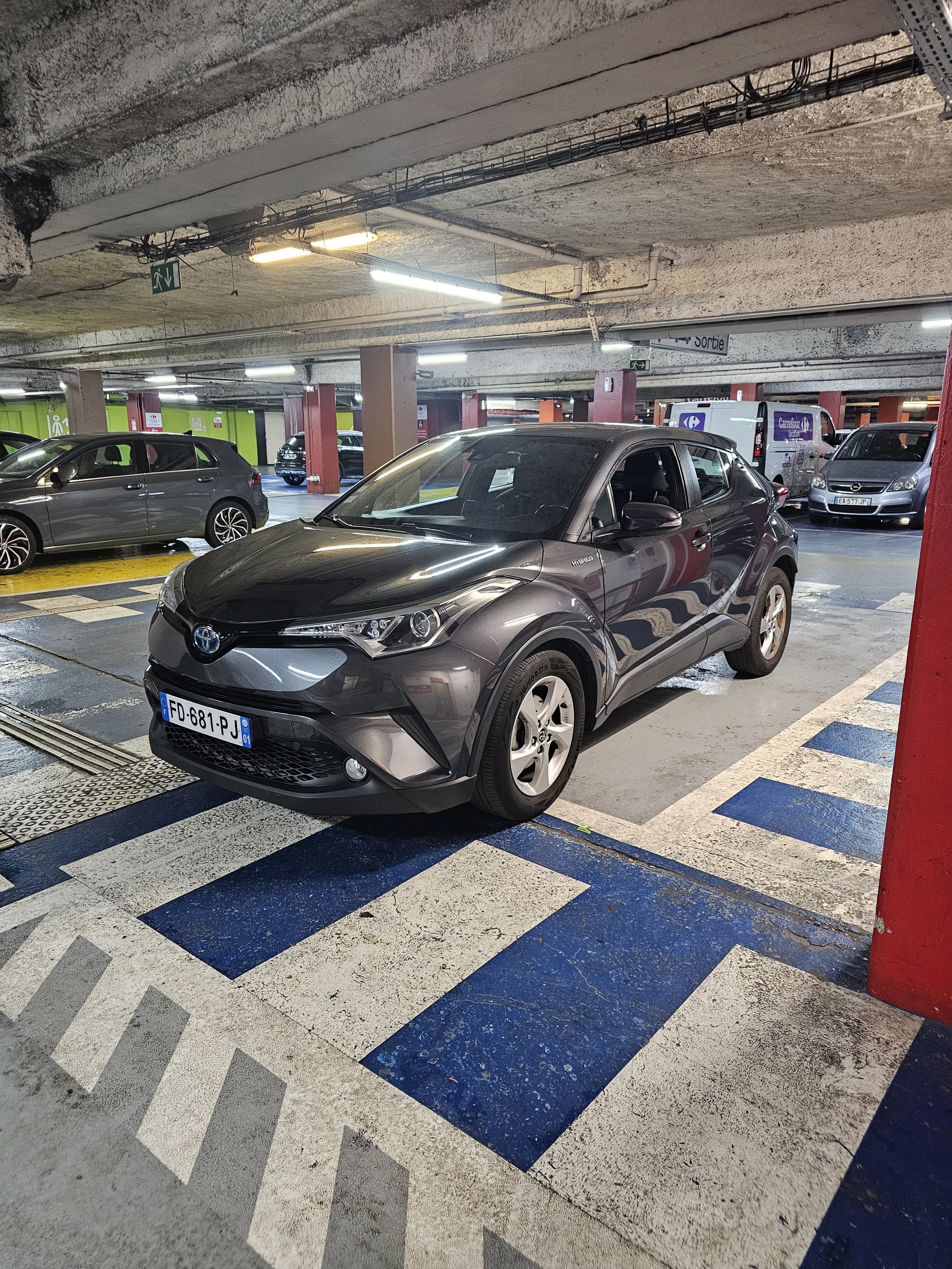 Toyota C-HR Hybrid, 2019, Essence 98 / Électrique (hybride), automatique