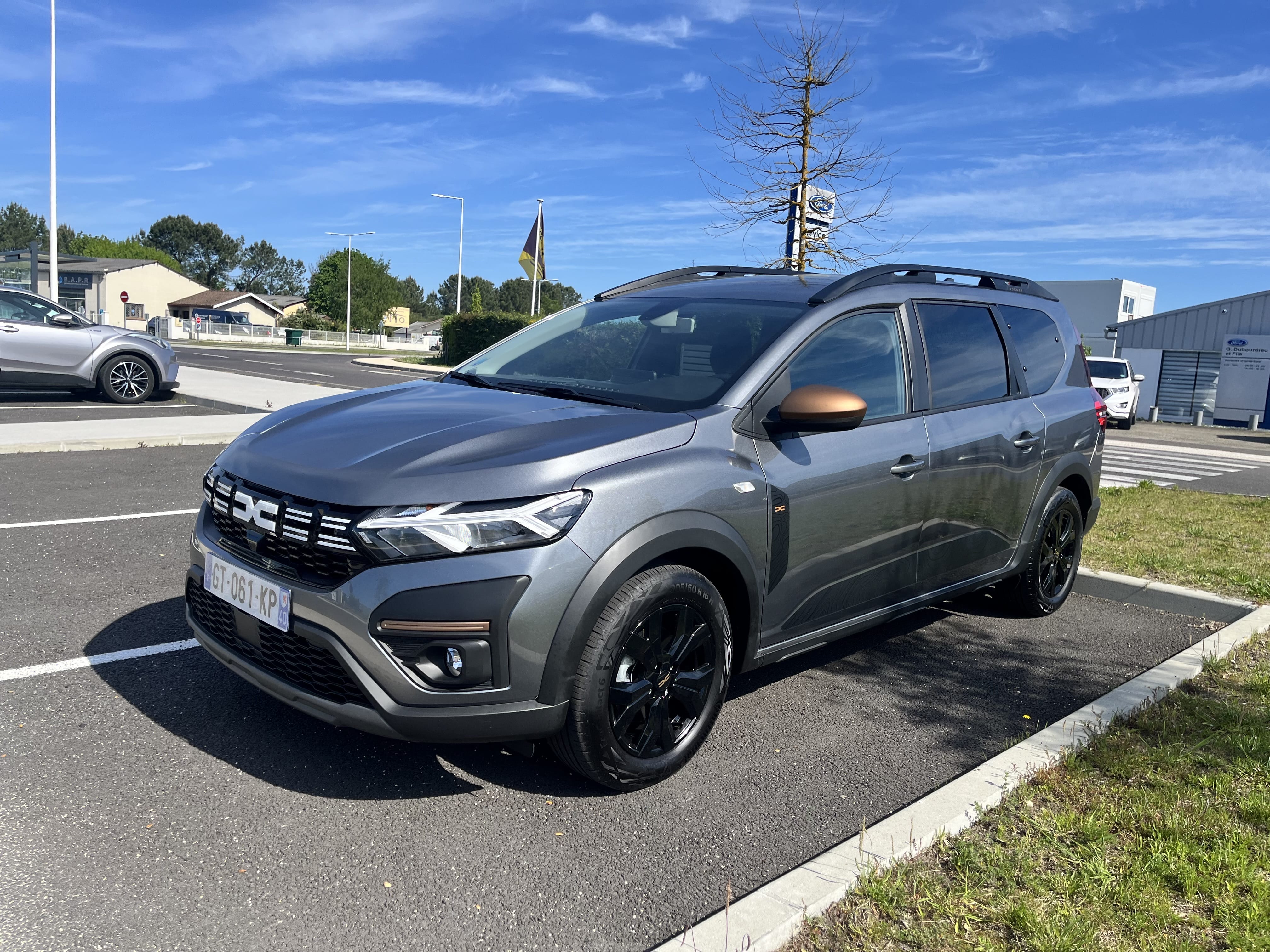 Dacia Jogger, 2024, Essence 95 / Électrique (hybride), automatique, 7 places