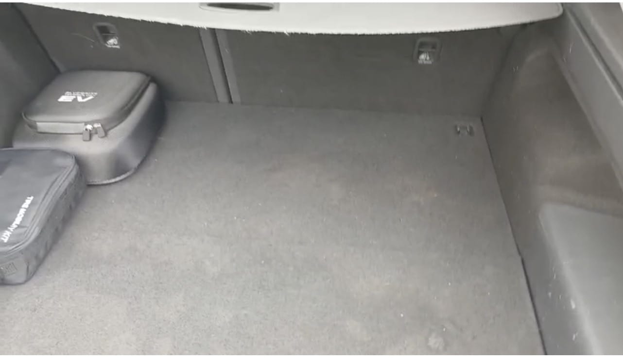 Hyundai Ioniq Hybride Blue Essence SP 95 rechargeable avec Coffre de toit