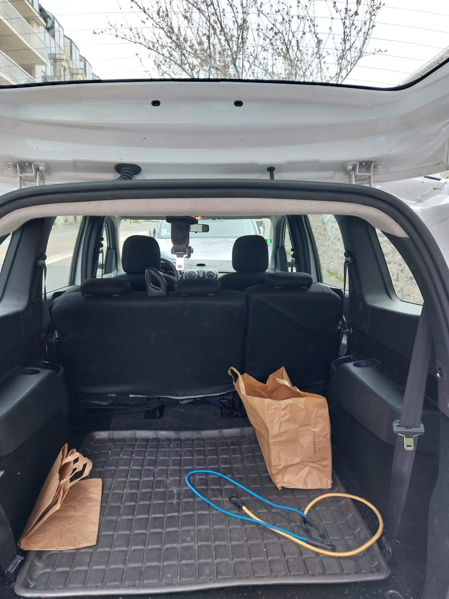 Dacia Lodgy avec Siège bébé