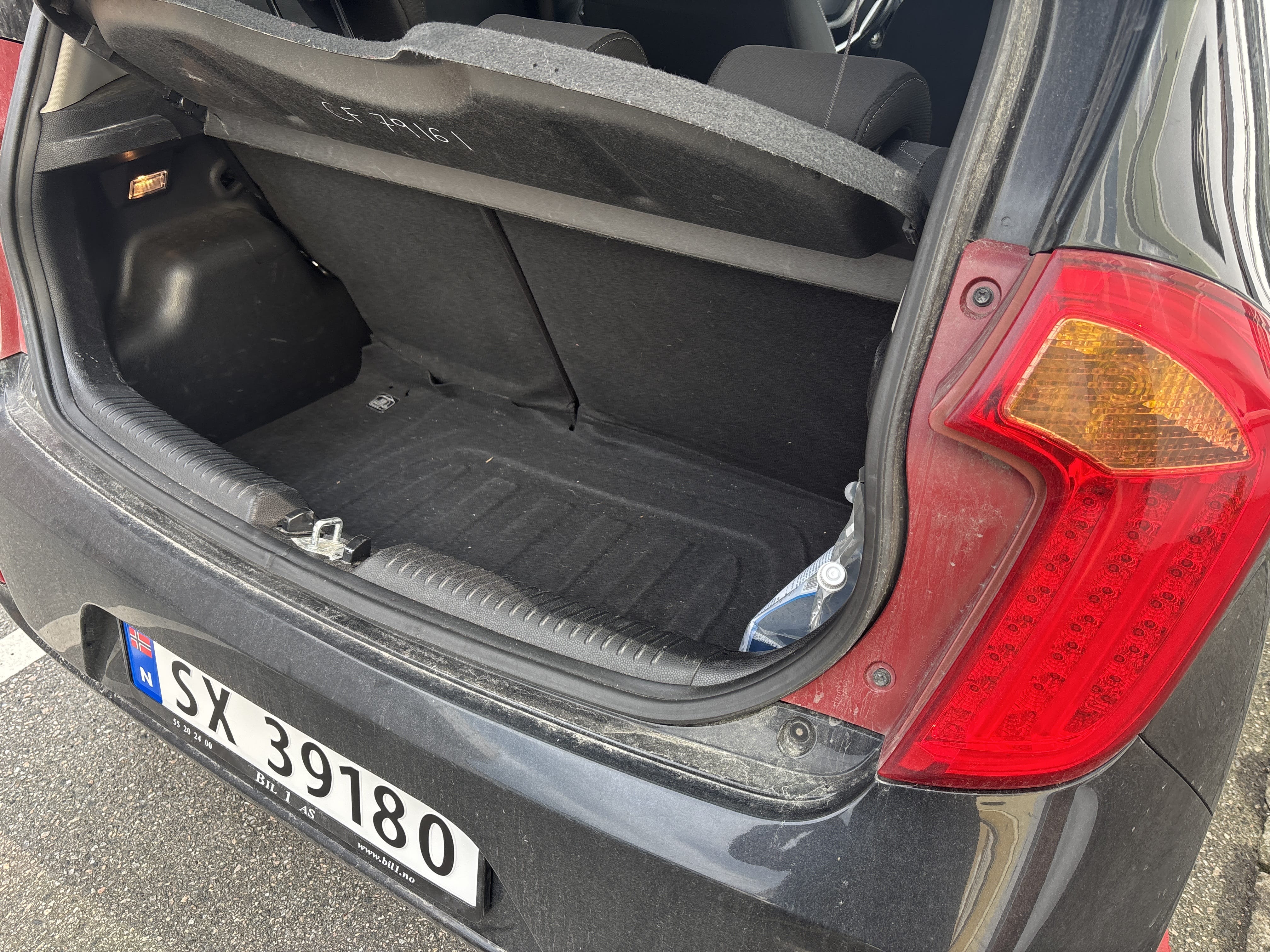 Kia Picanto 5 seter sort