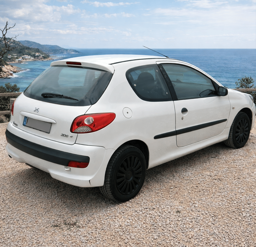 Peugeot 206+ avec Apple CarPlay