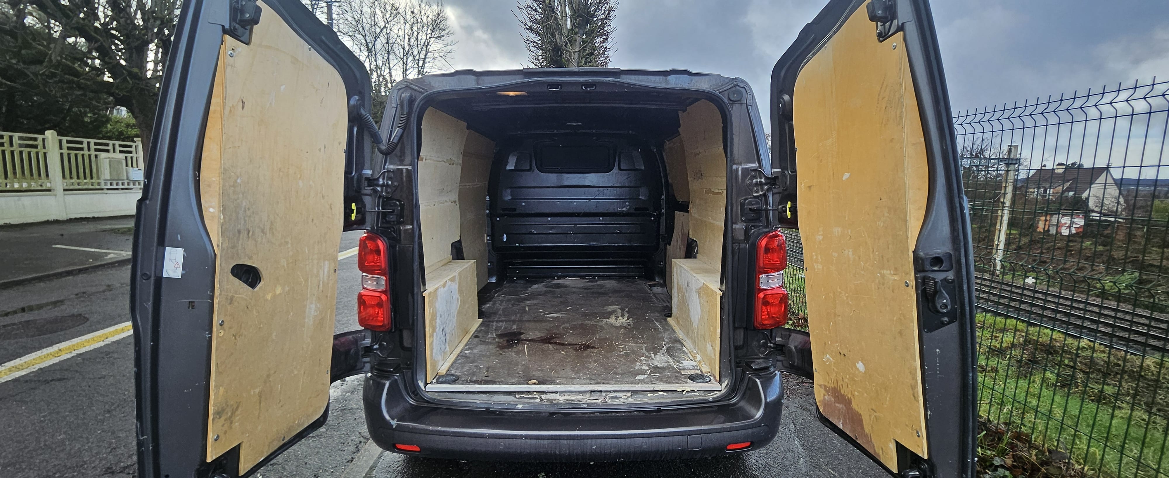 Peugeot Expert 2.0HDI avec Audio Bluetooth