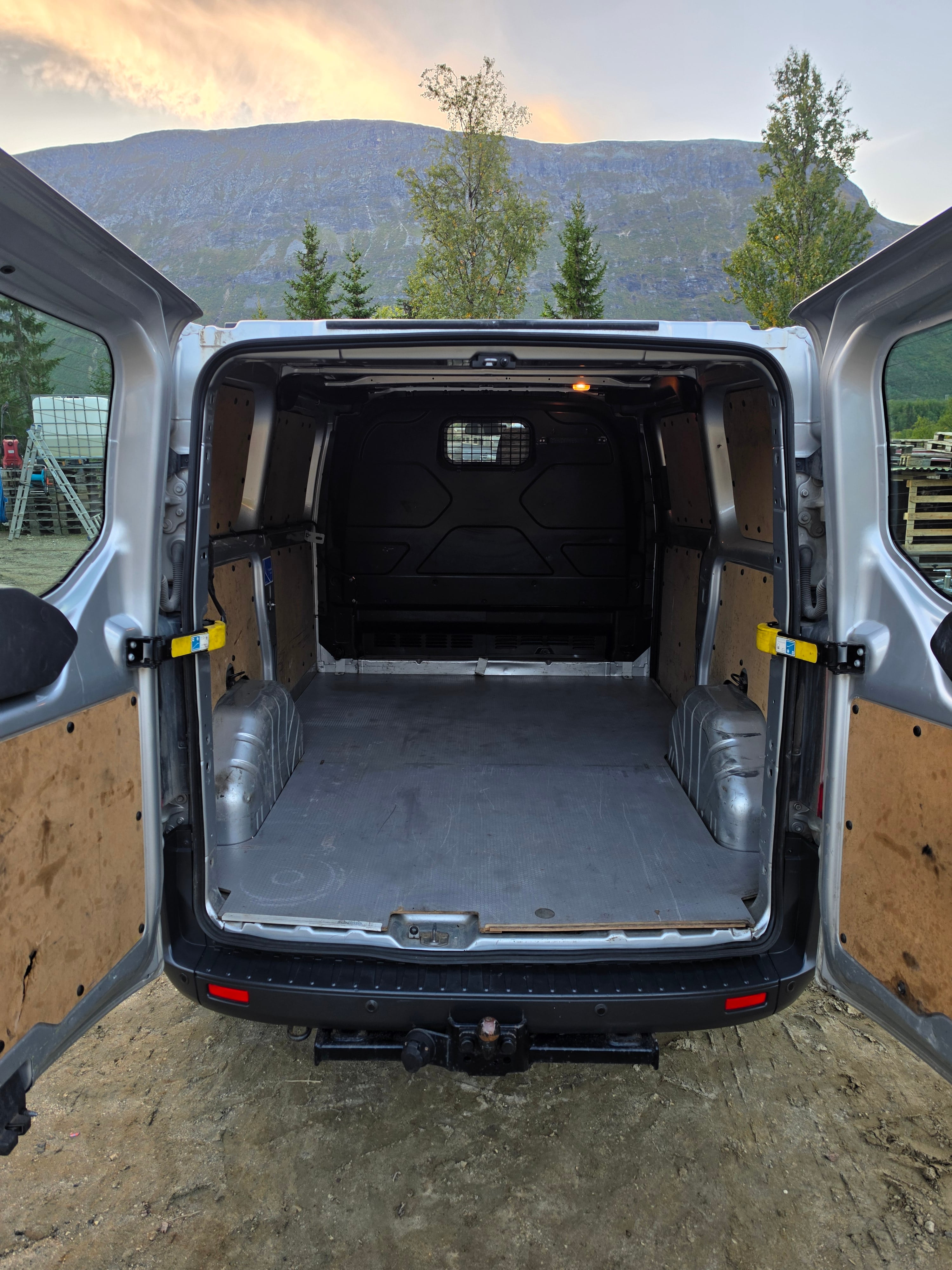 Ford Transit Custom Varebil 2.2 tdci met Autoradio