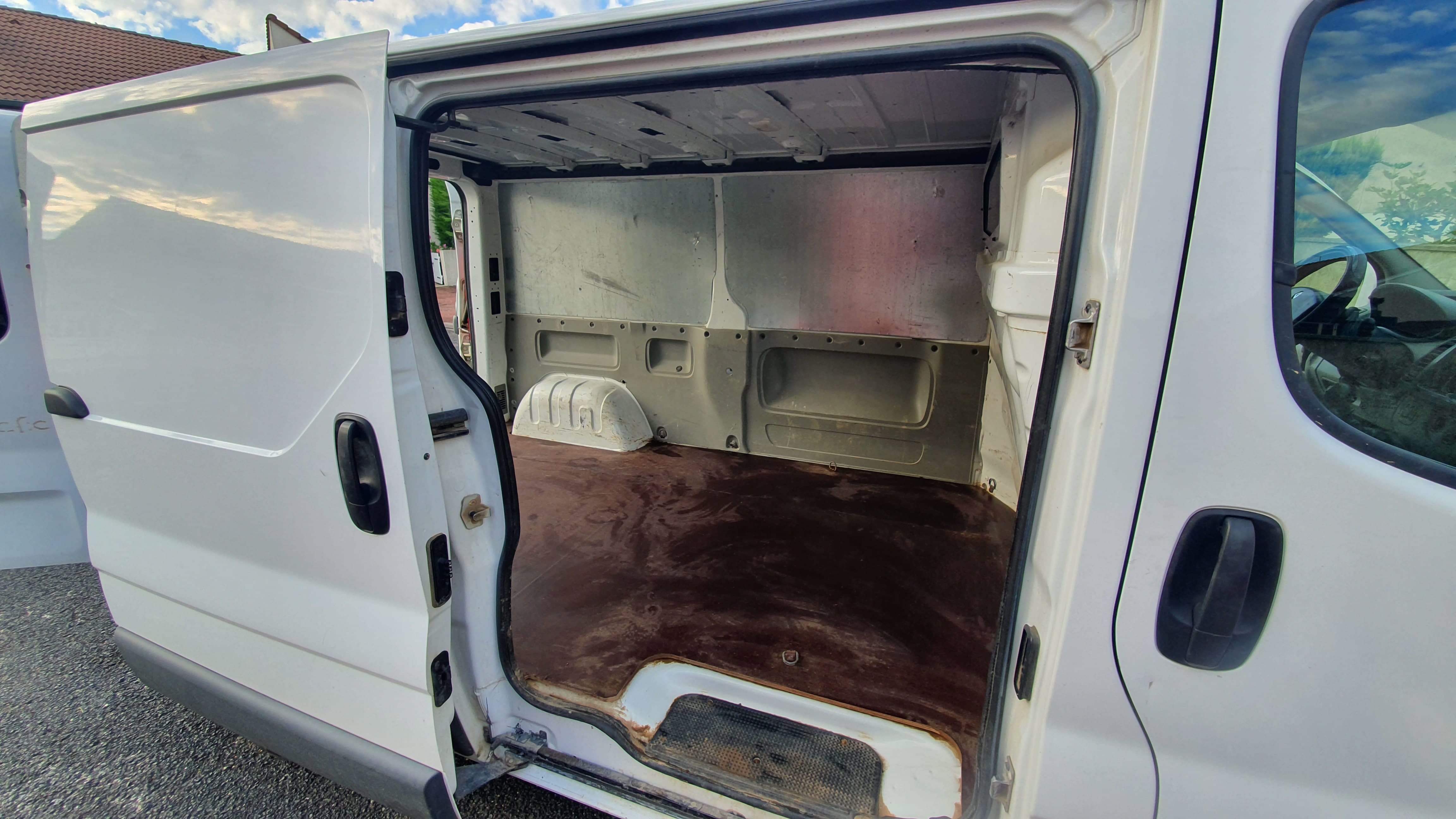 Renault Trafic Rallongé 7M3 + Caméra de recul