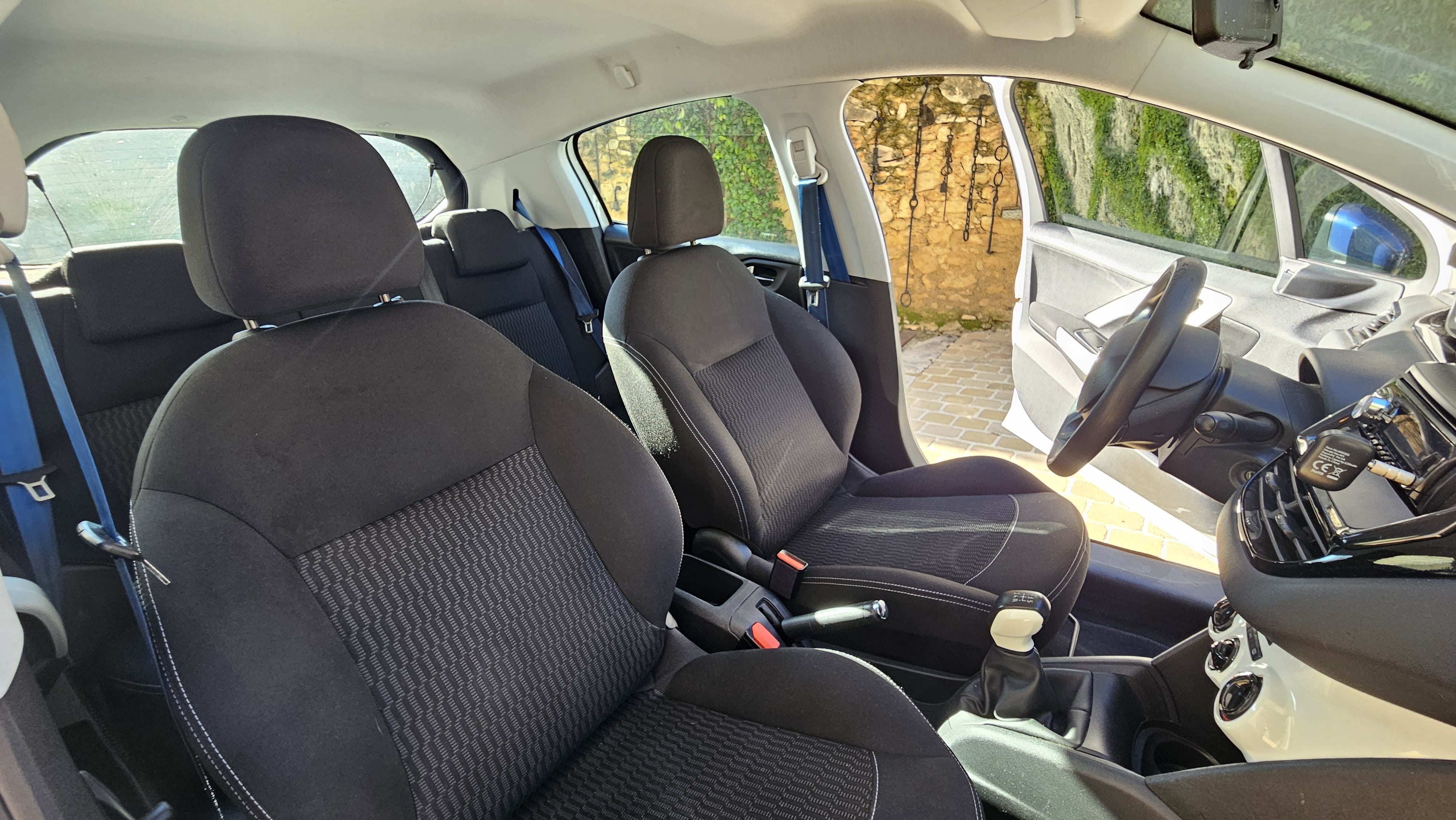 Peugeot 208 avec Entrée audio / iPod