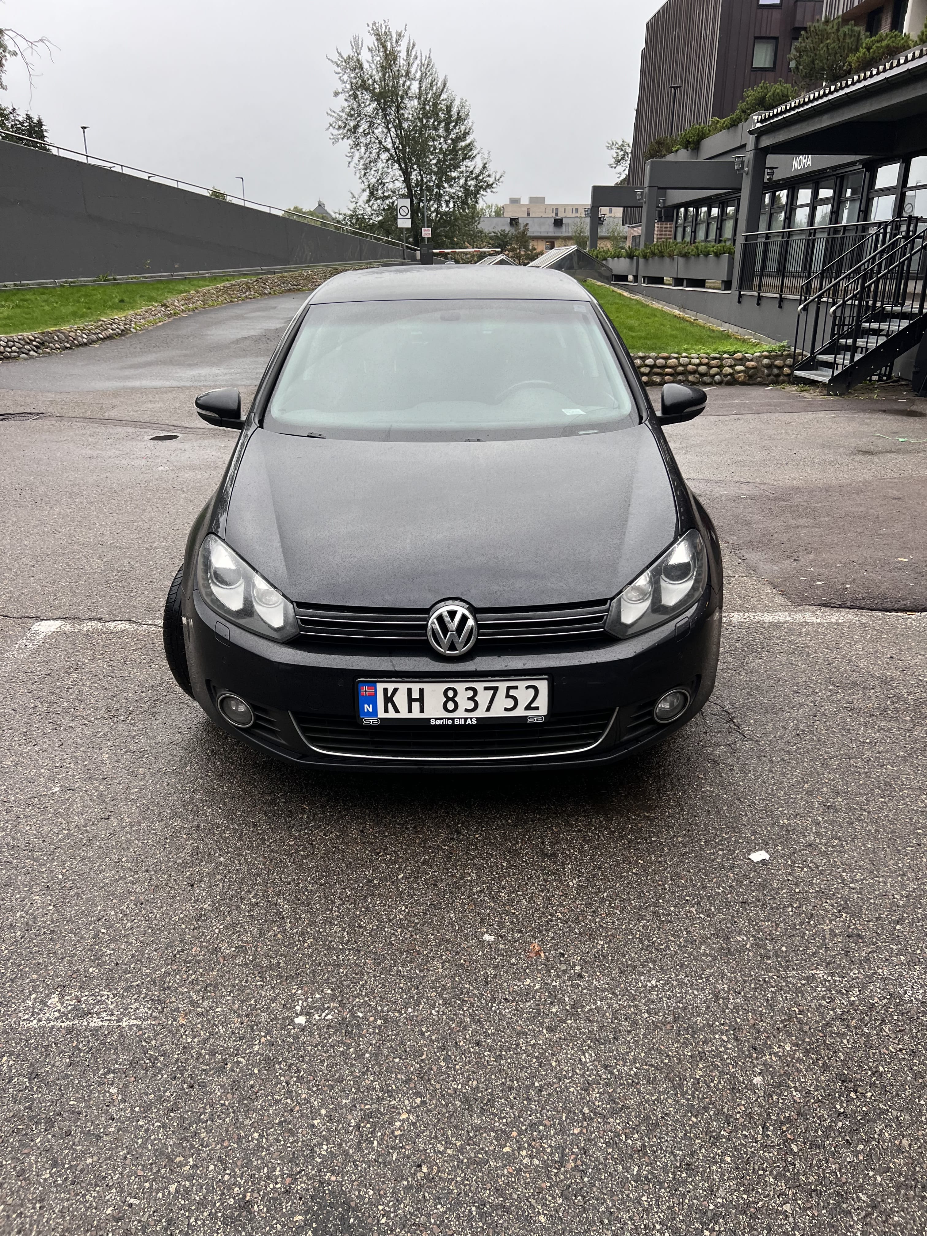 Volkswagen Golf with Cruise control
