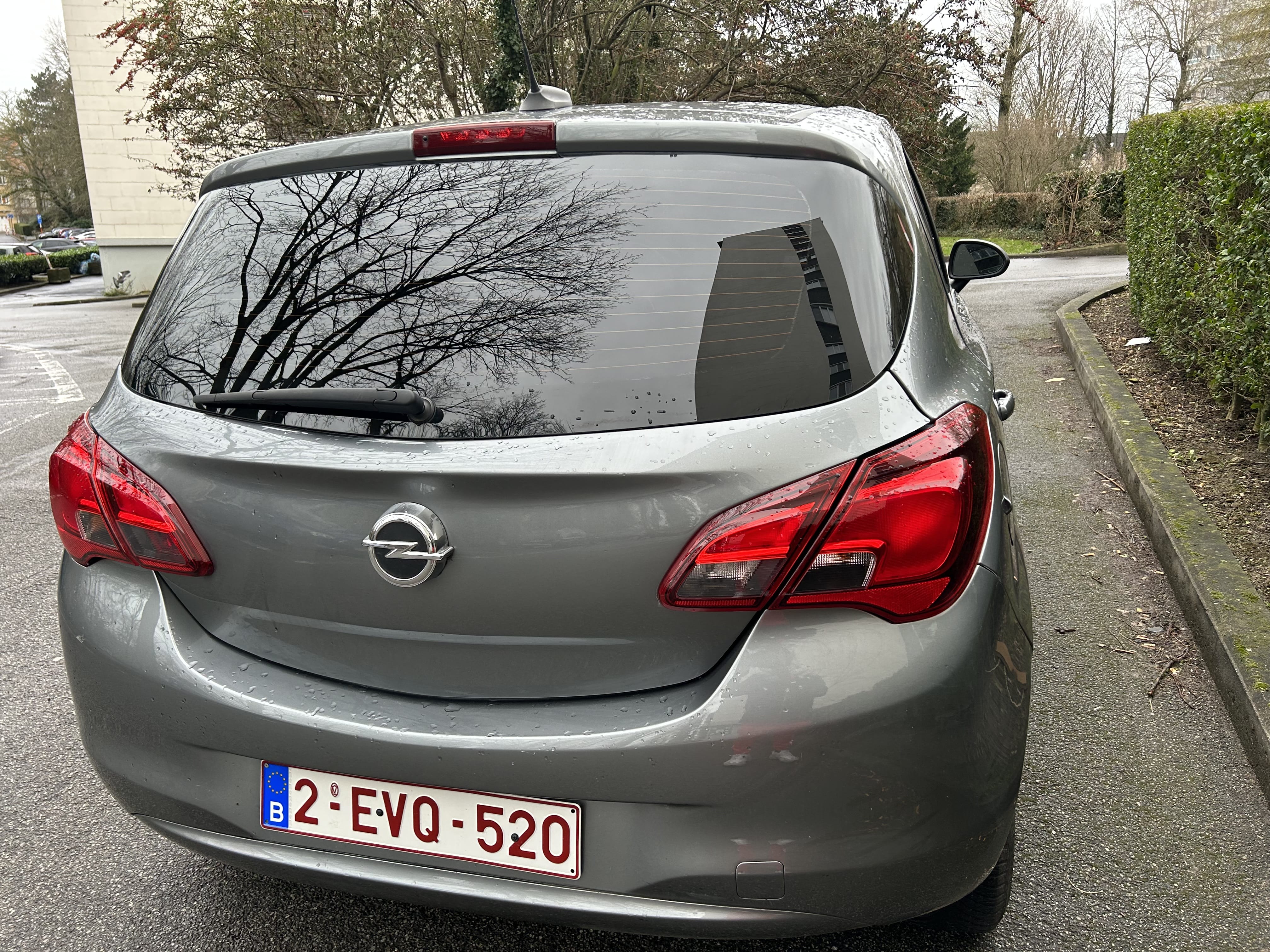 Opel Corsa 1.2 met Bluetooth audio