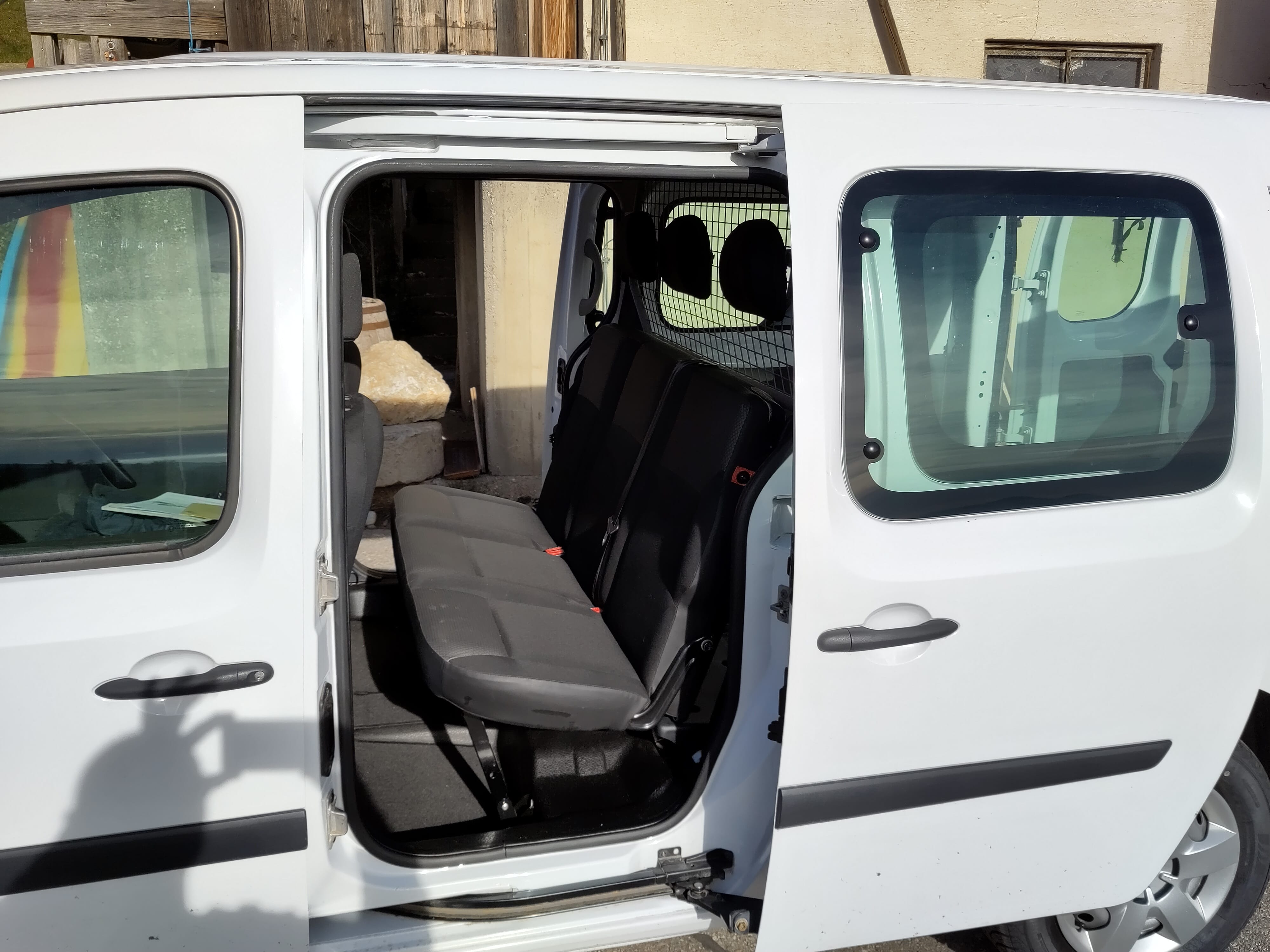 Renault Kangoo Express ZE mit Rollstuhl geeignet
