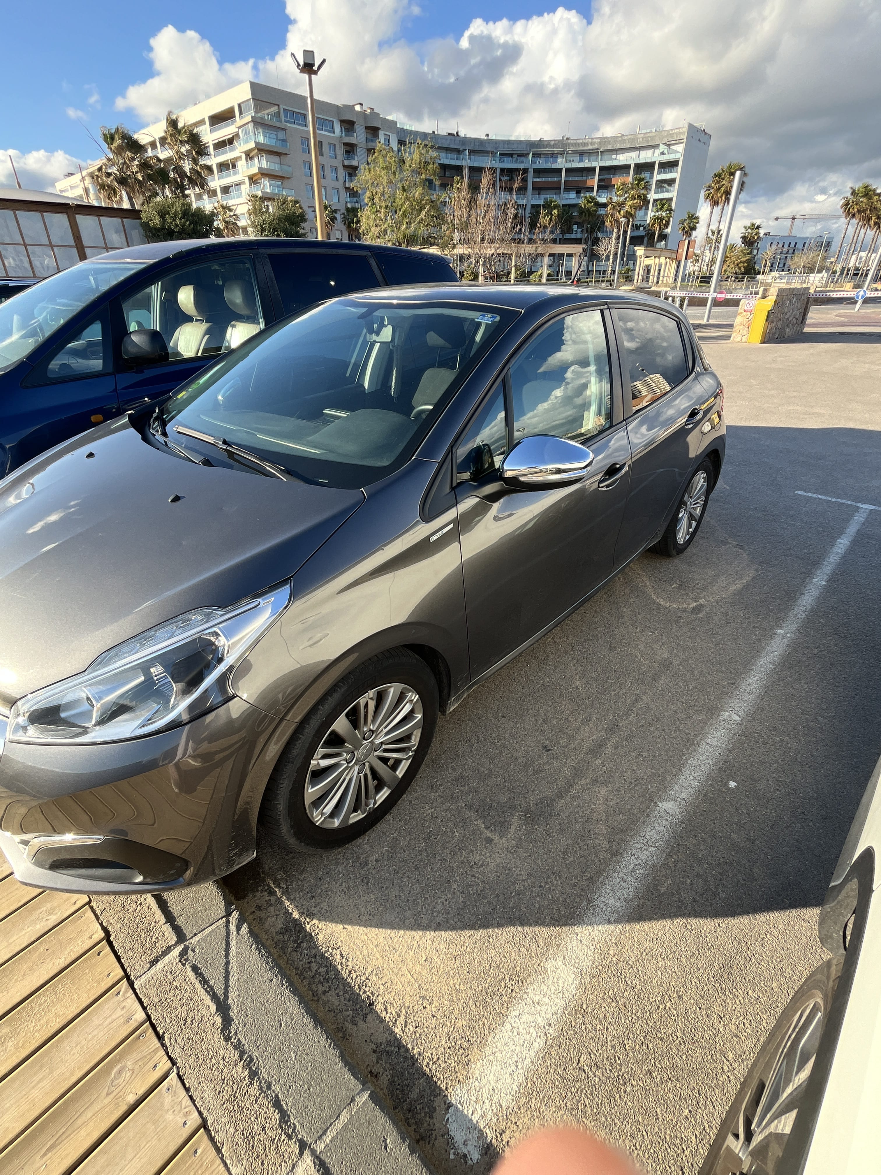 Peugeot 208 med Aircondition