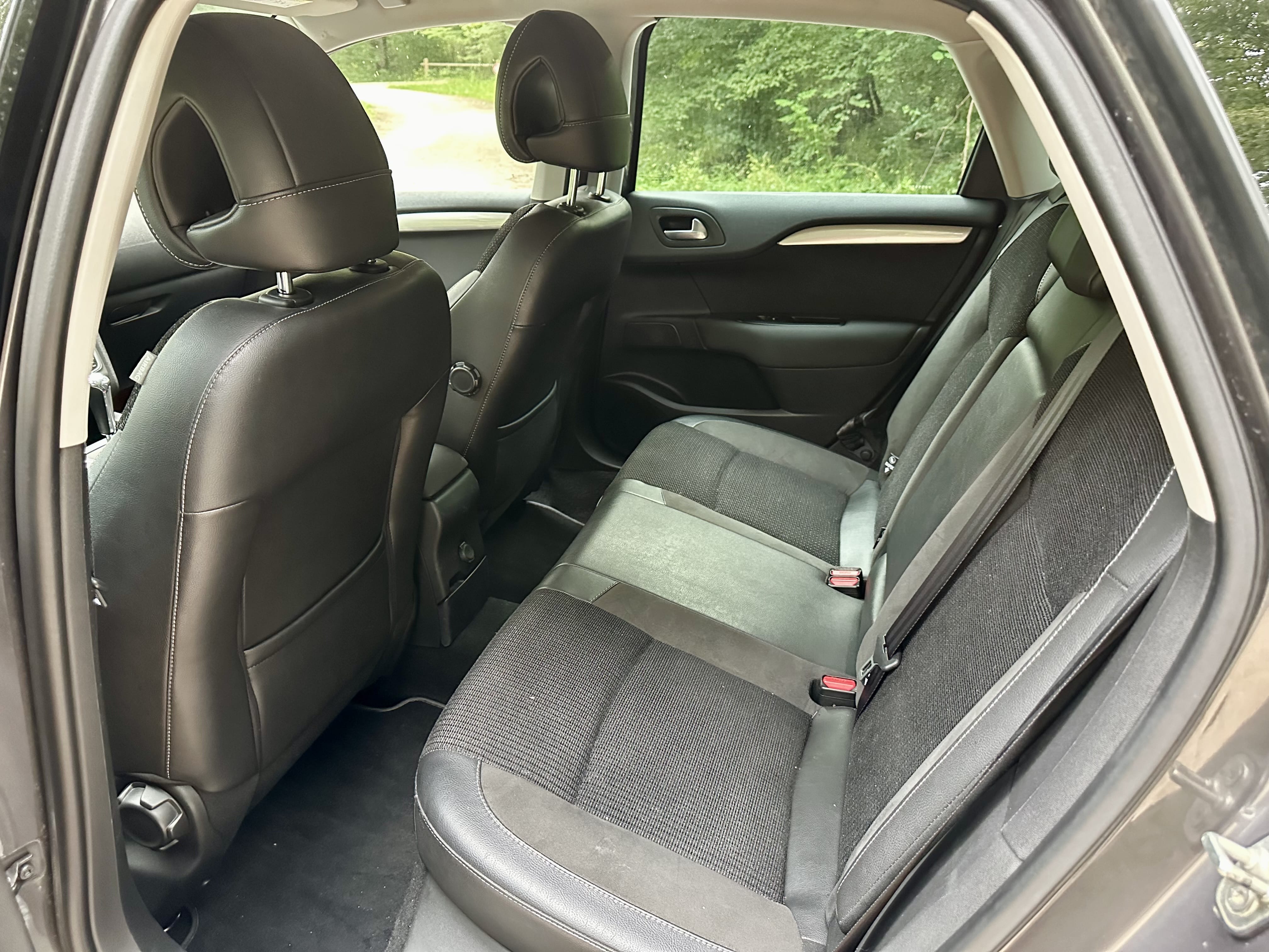 Citroen C4 2 Boite automatique  finition SHINE avec Entrée audio / iPod