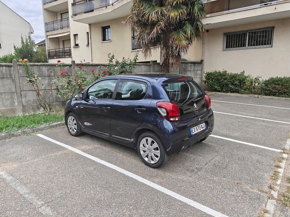 Peugeot 108 avec GPS