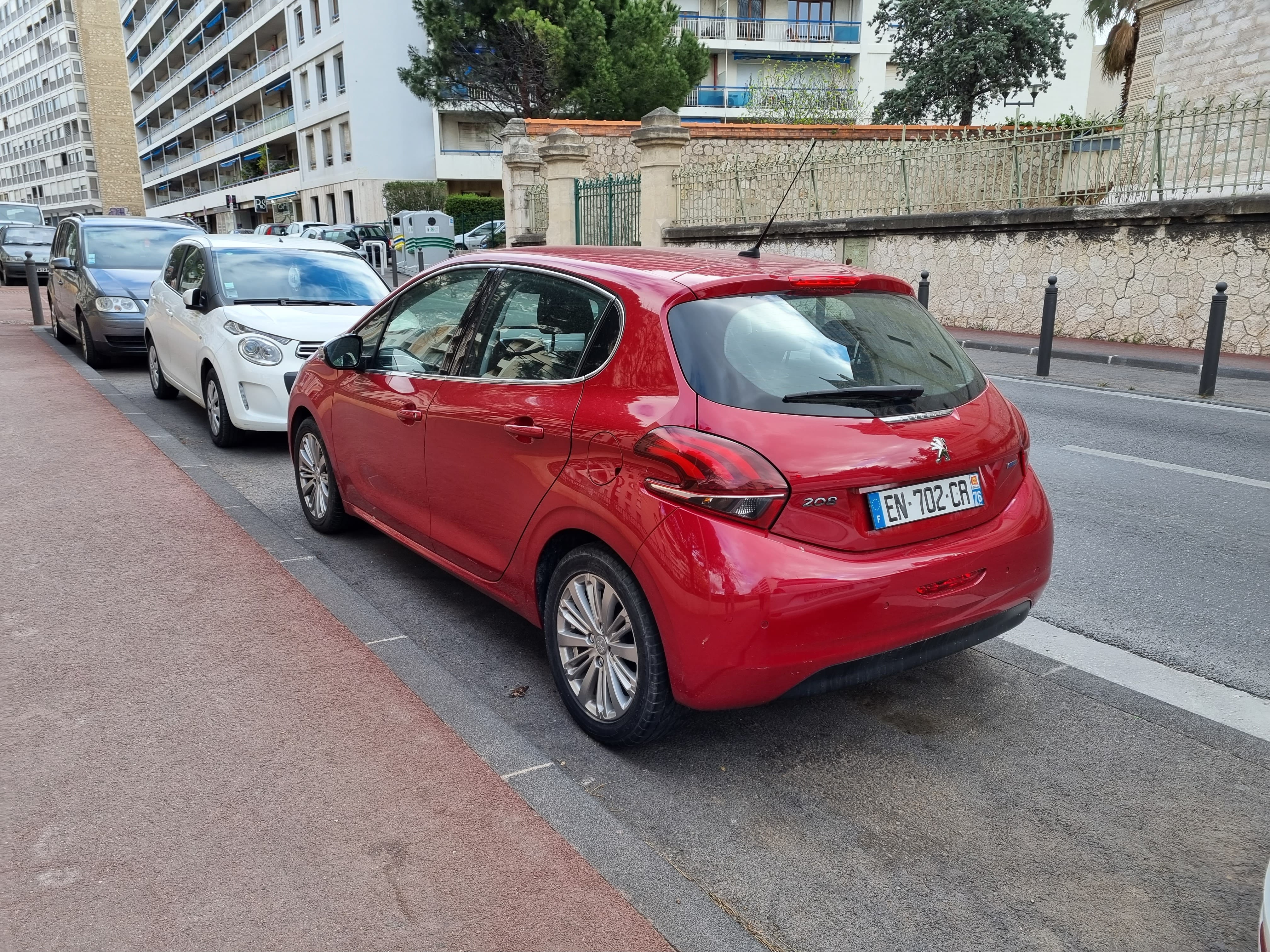 Peugeot 208 avec GPS