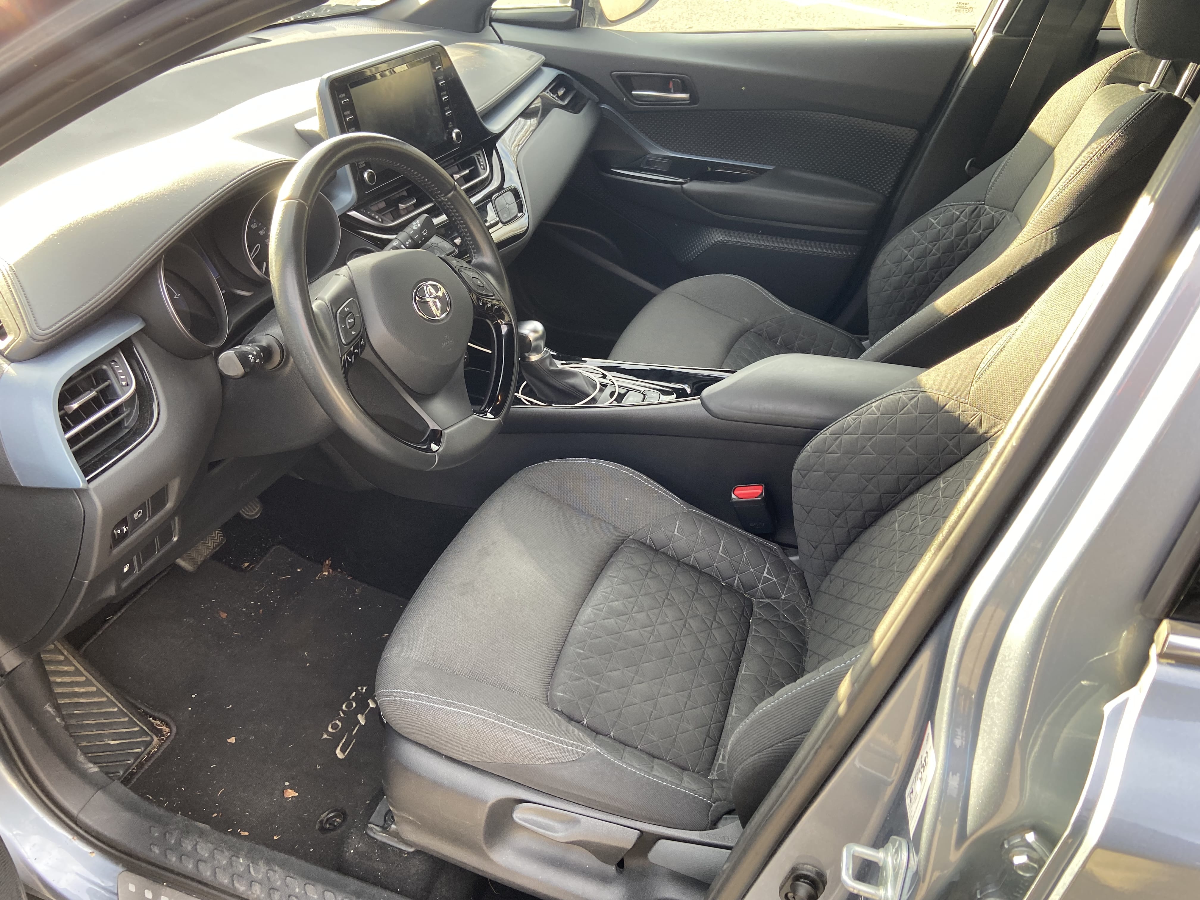 Toyota C-HR Hybrid avec GPS