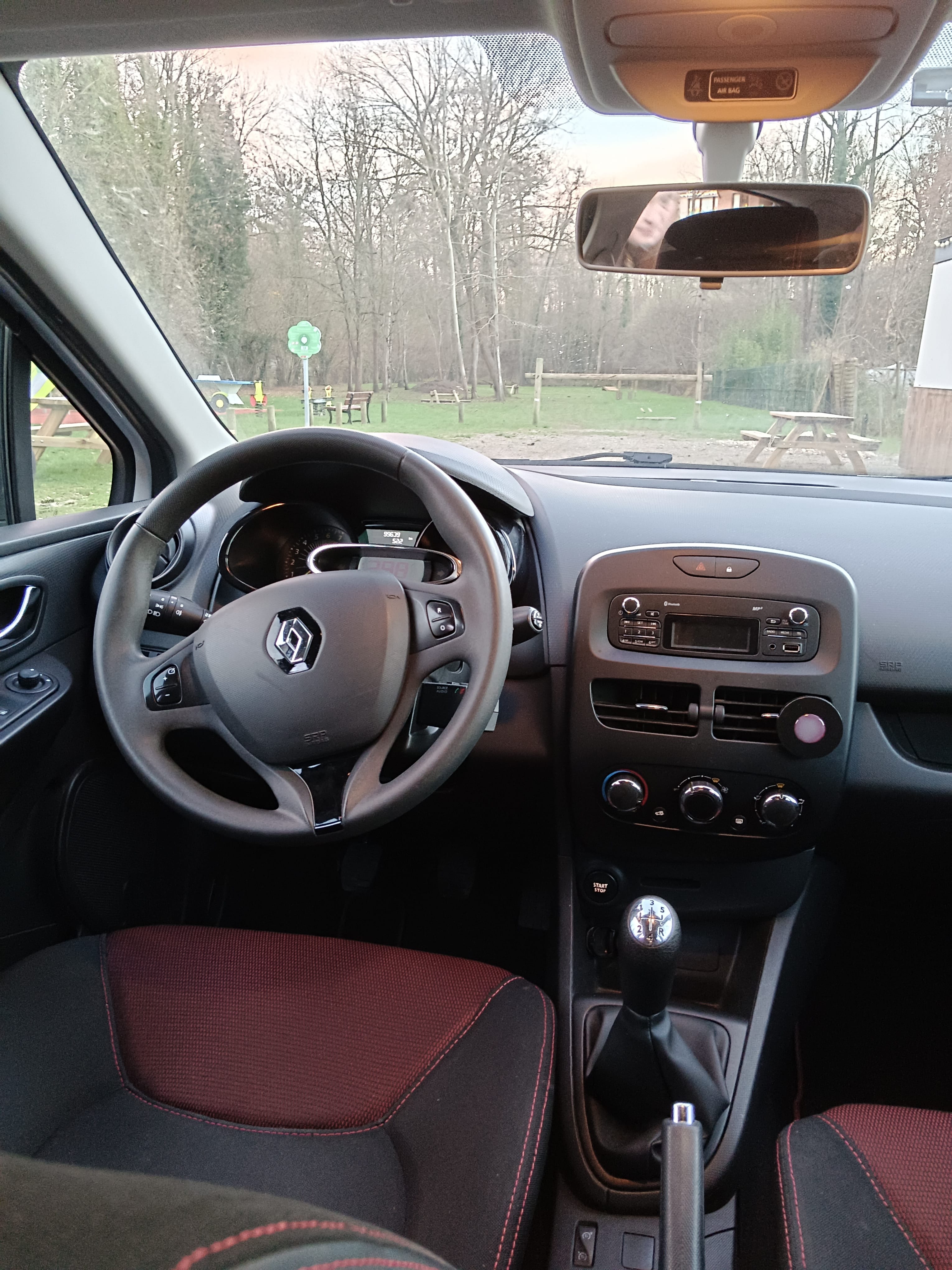 Renault Clio avec Entrée audio / iPod