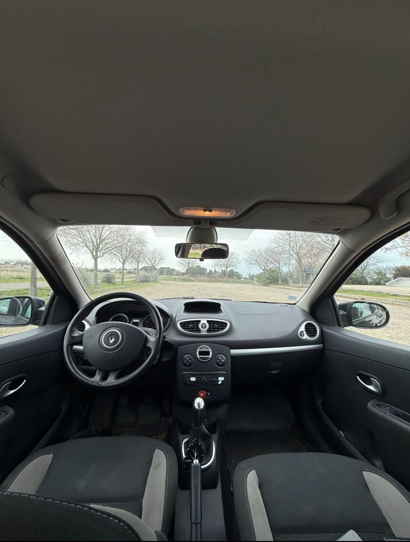 Renault Clio avec Entrée audio / iPod