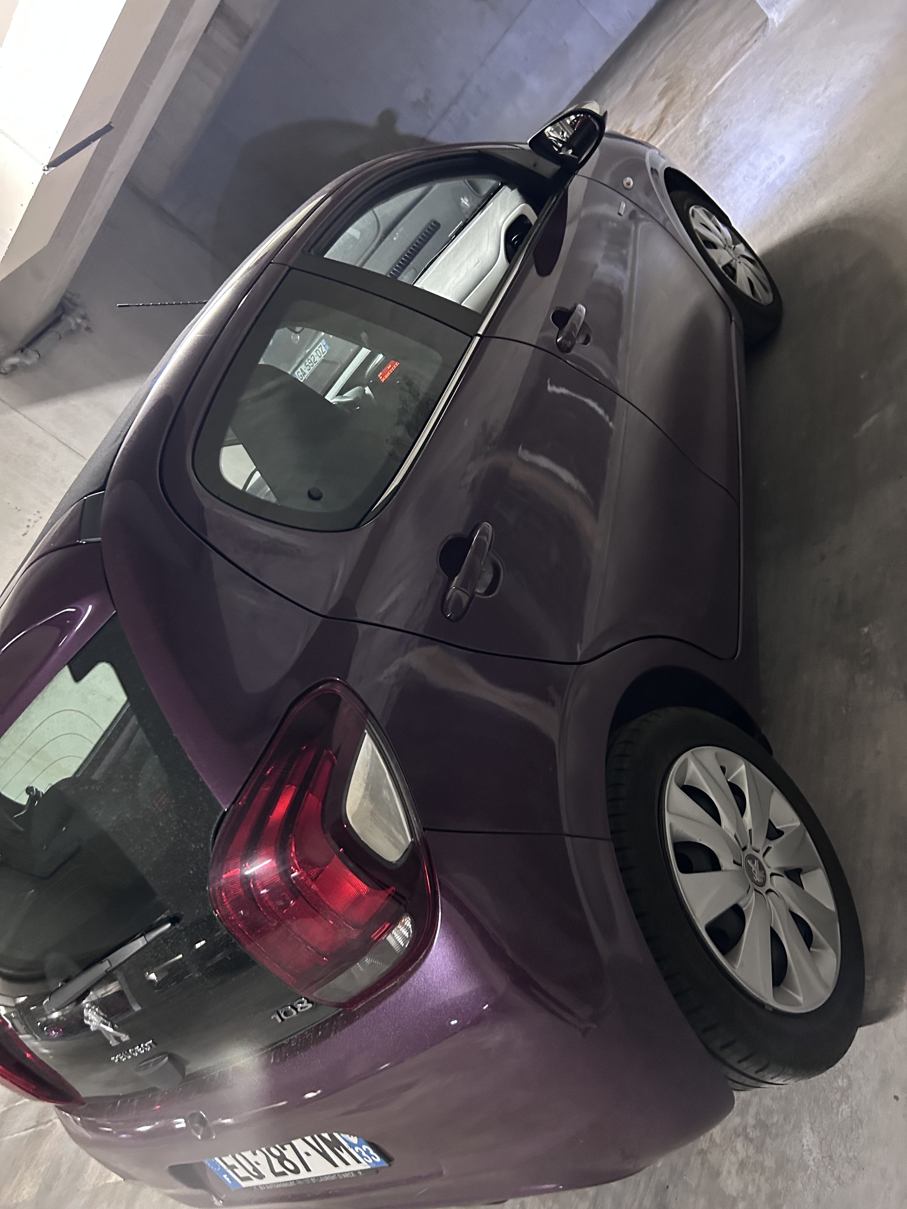 Peugeot 108 avec Entrée audio / iPod