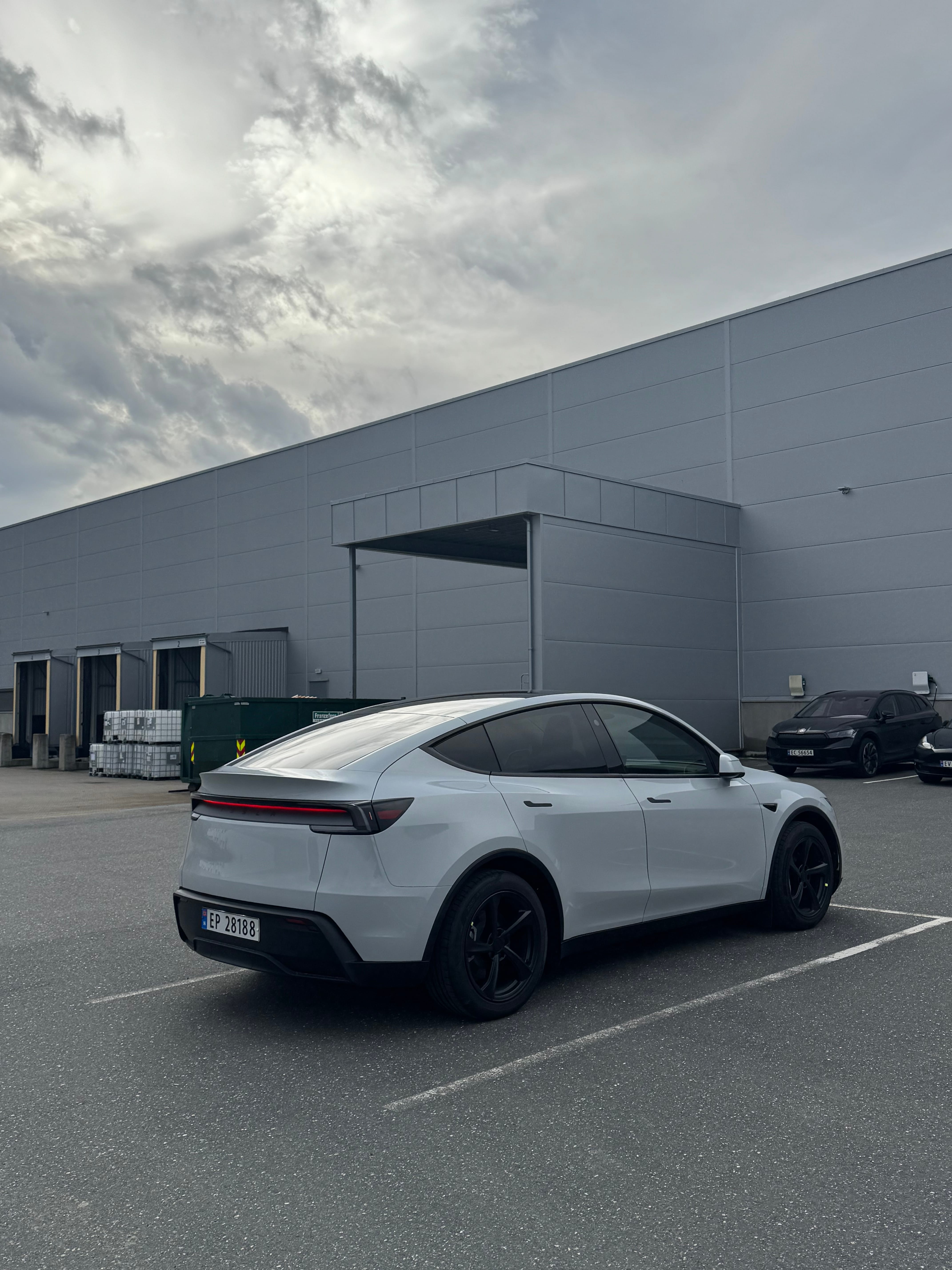 Tesla Model Y Long Range med GPS