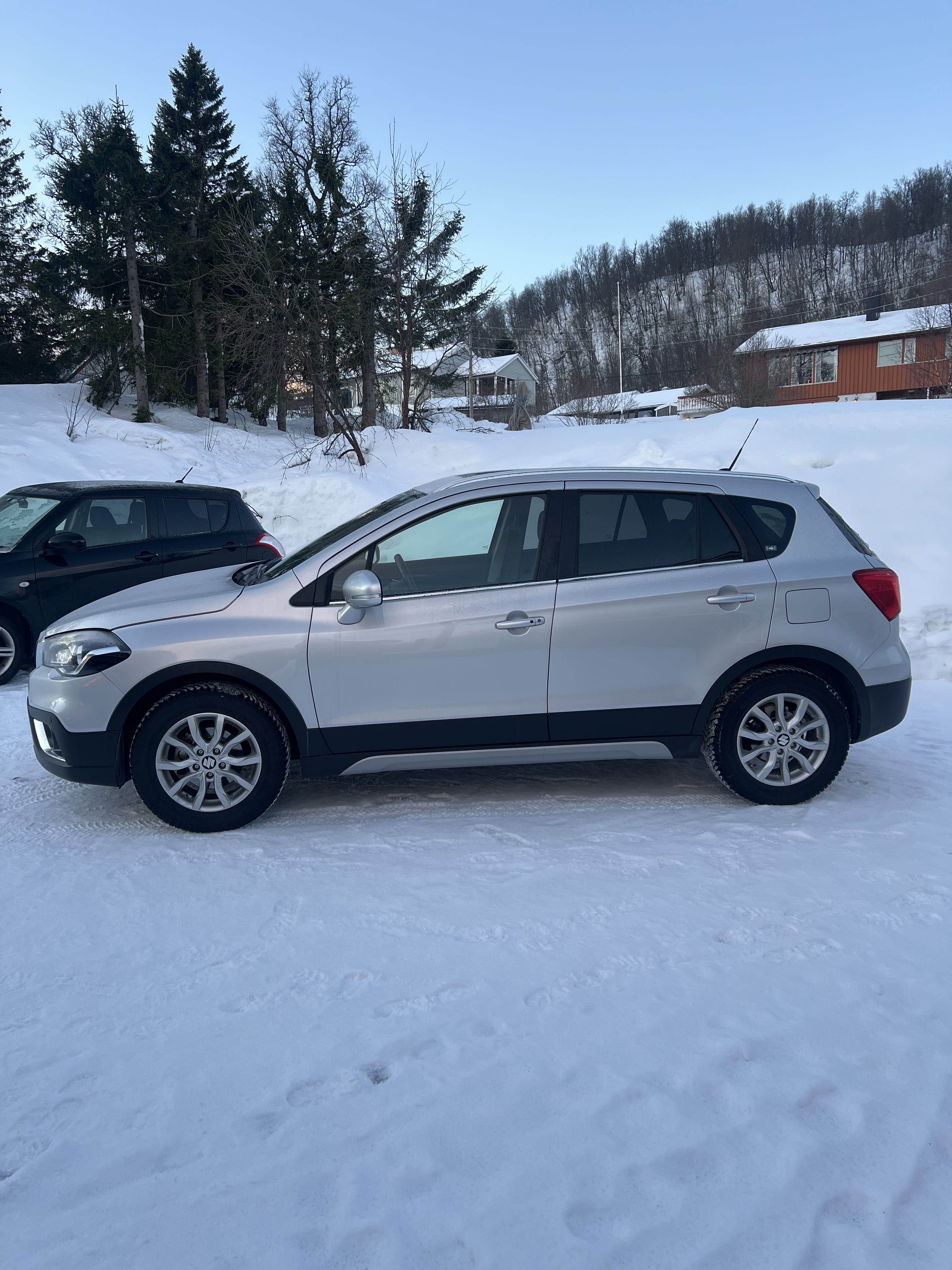 Suzuki SX4 S-Cross 4x4, automatic gear. avec Climatisation