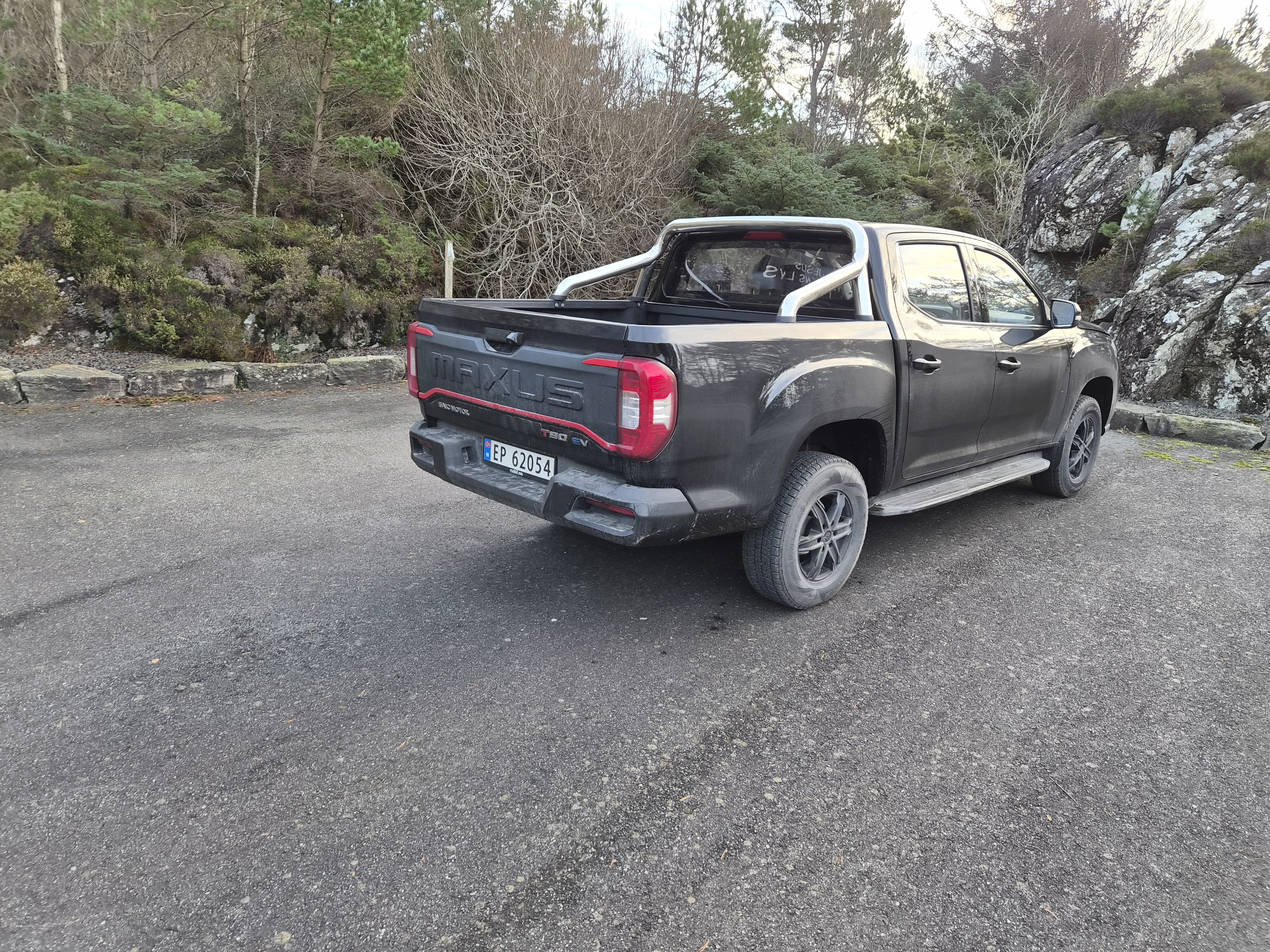 Maxus T90 EV with Bluetooth audio