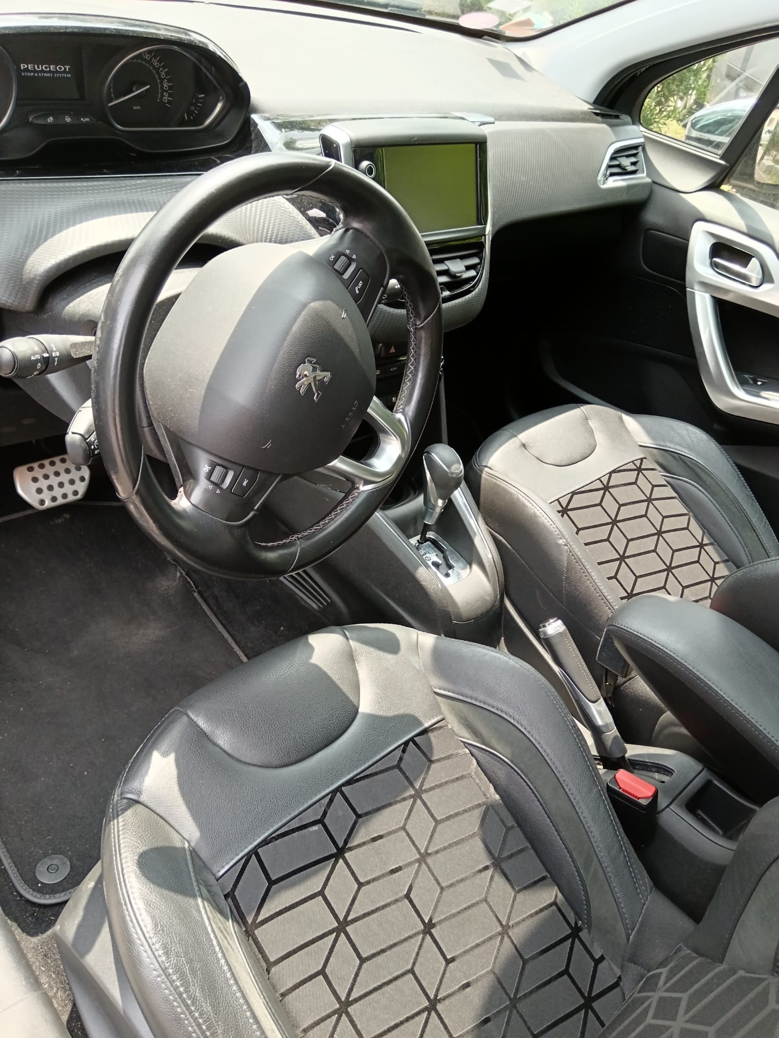 Peugeot 208 avec Régulateur de vitesse