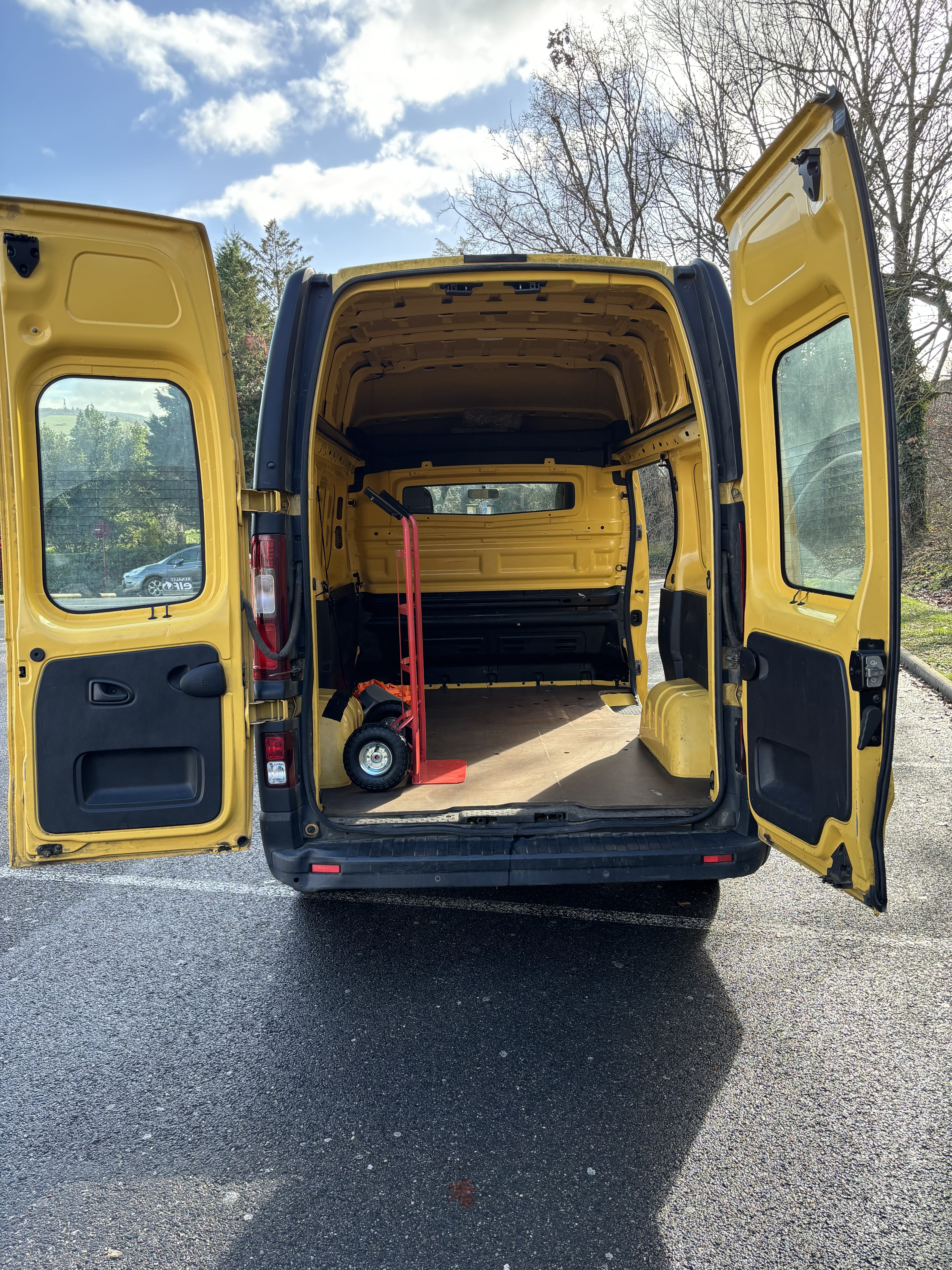 Renault Trafic Grand Volume 8M3 + Diable